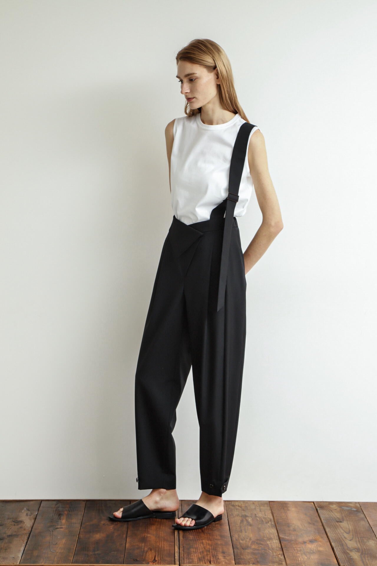 One-shoulder Suspender Pants
