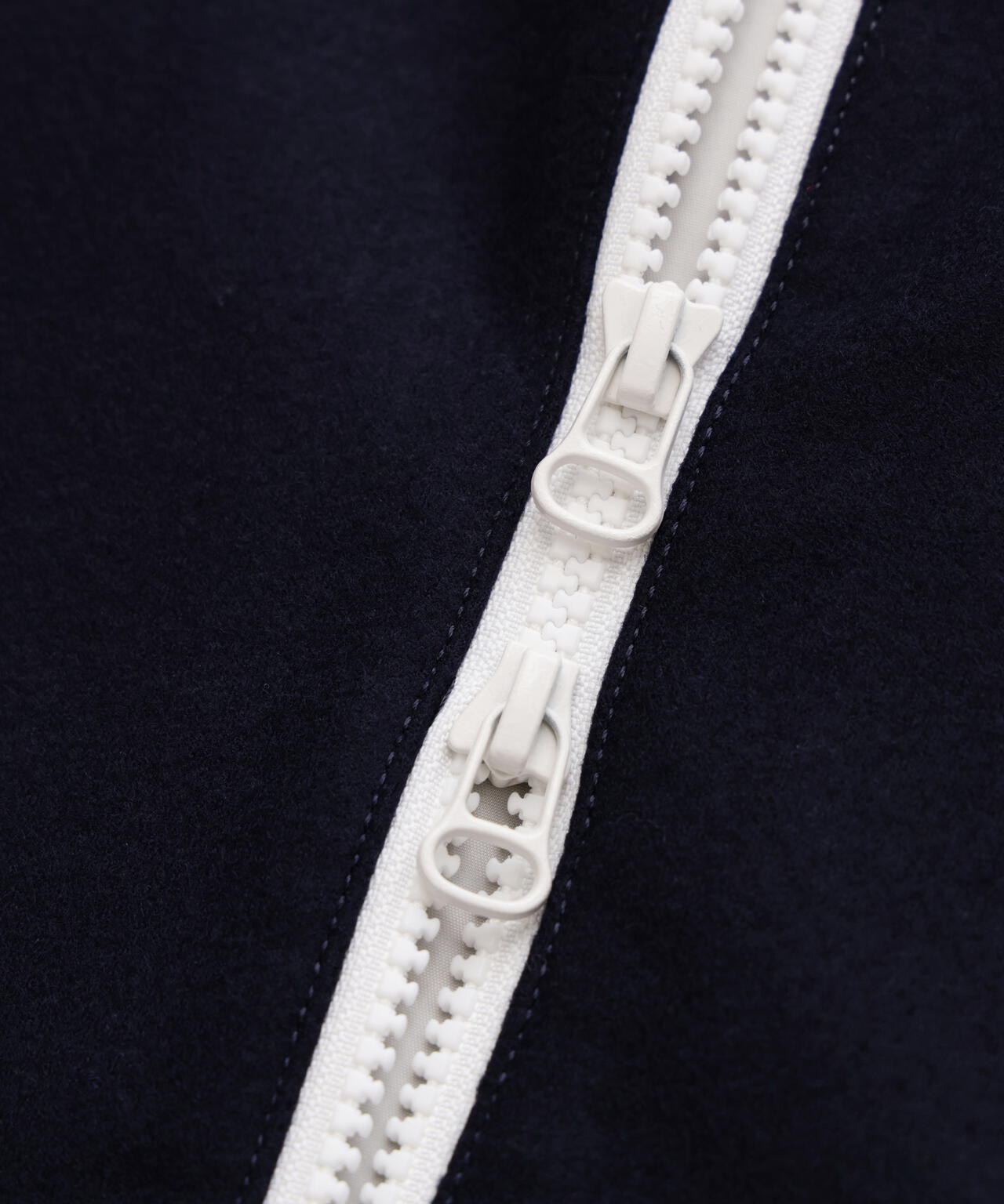 Bicolor Zip Swing Top