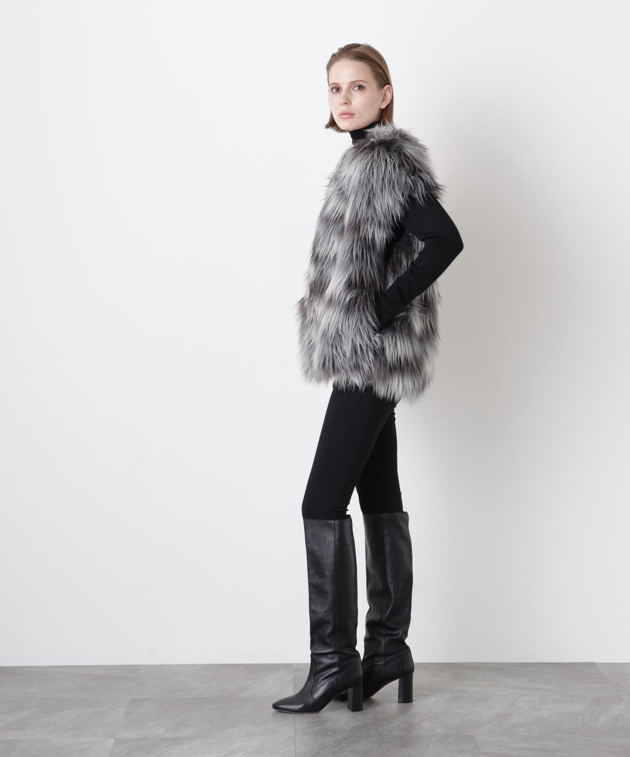 Gradation Dyed Fur Touch Gilet