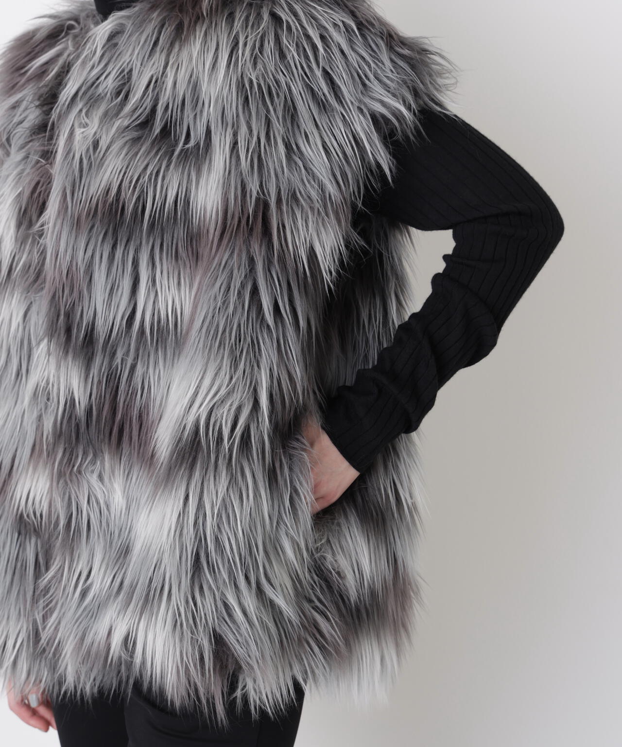 Gradation Dyed Fur Touch Gilet