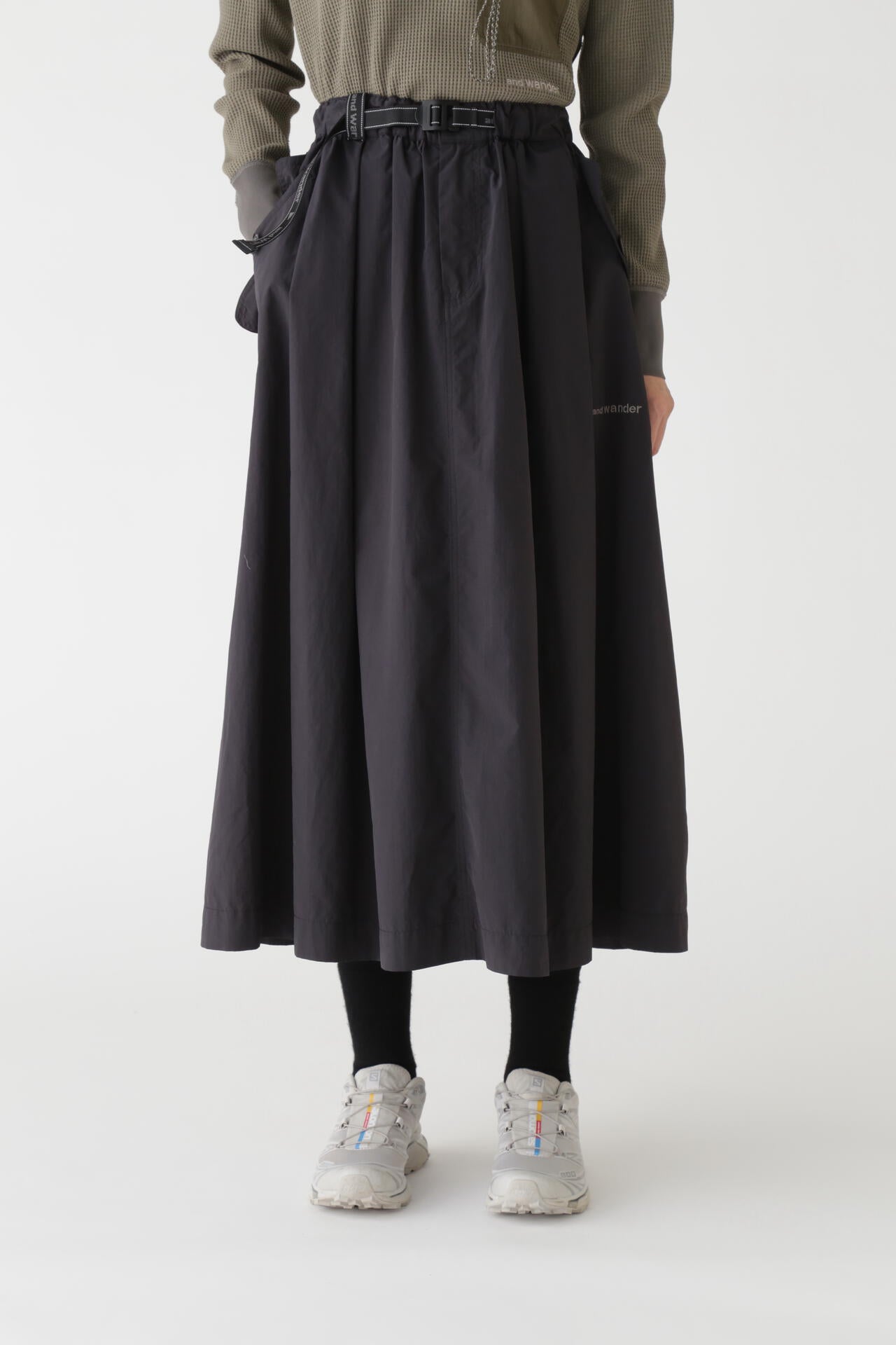 oversized cargo skirt (W) | and wander（アンドワンダー） ｜【公式