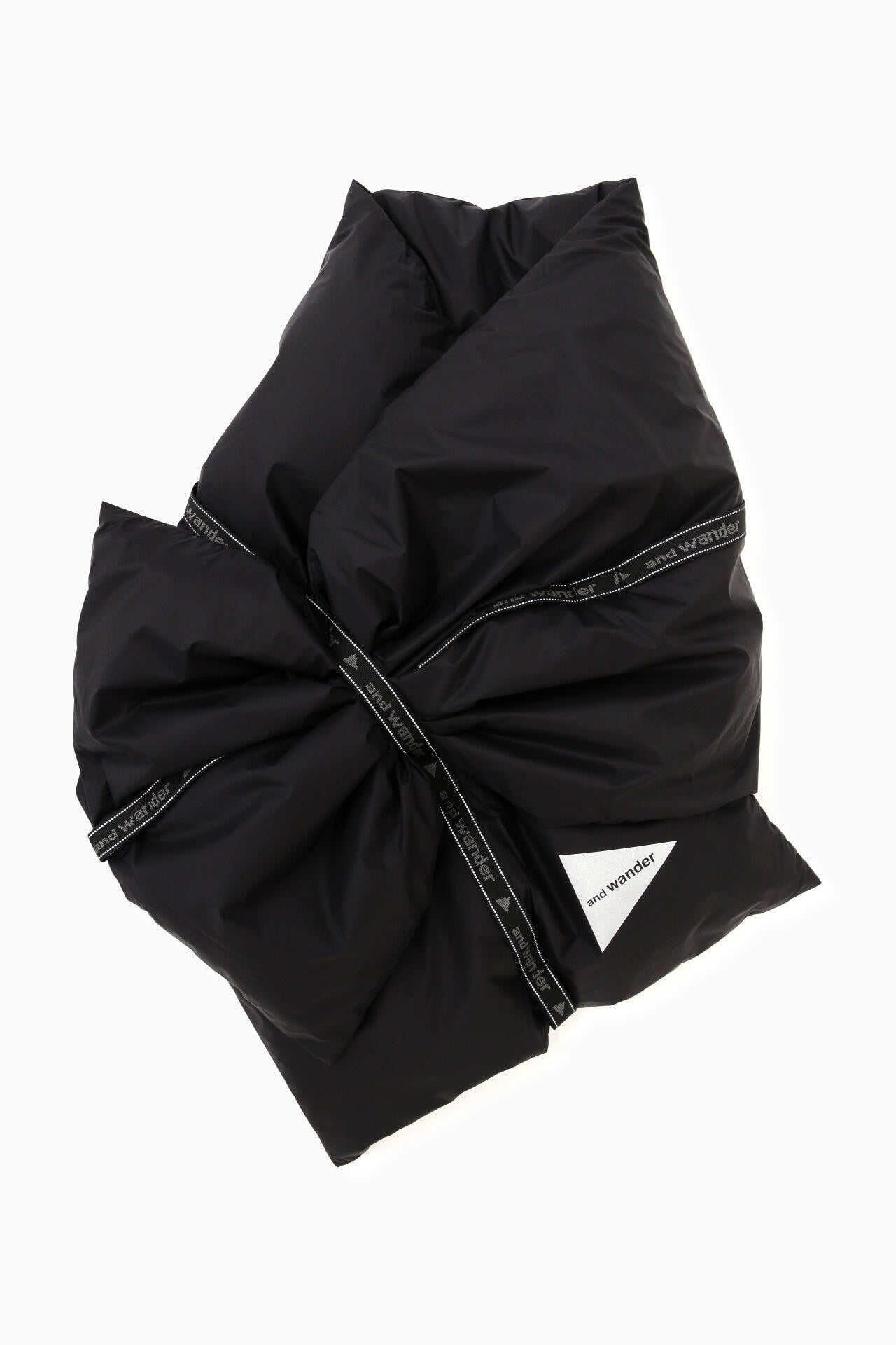 ripstop down muffler | and wander（アンドワンダー） ｜【公式】通販