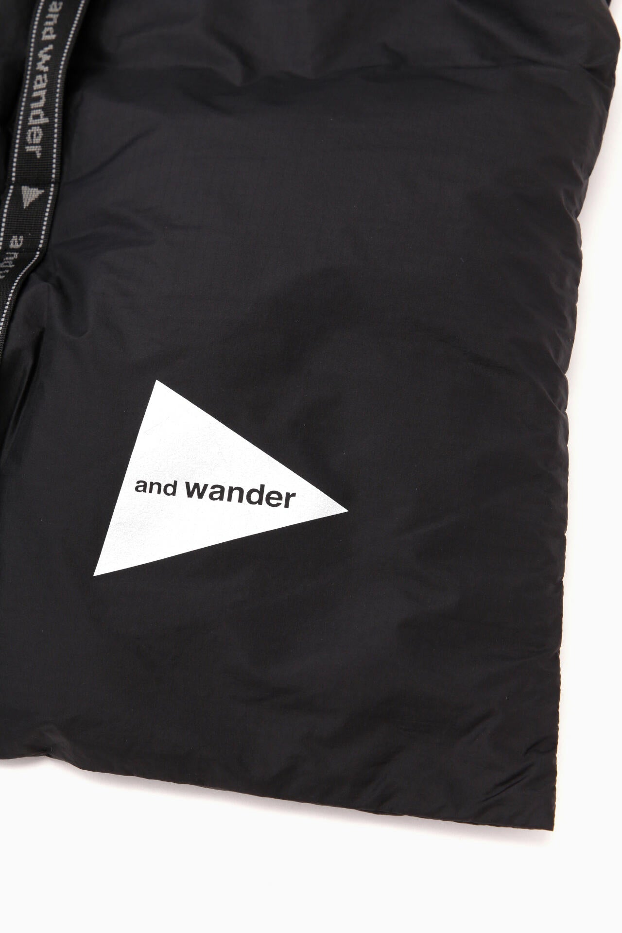 ripstop down muffler | and wander（アンドワンダー） ｜【公式】通販