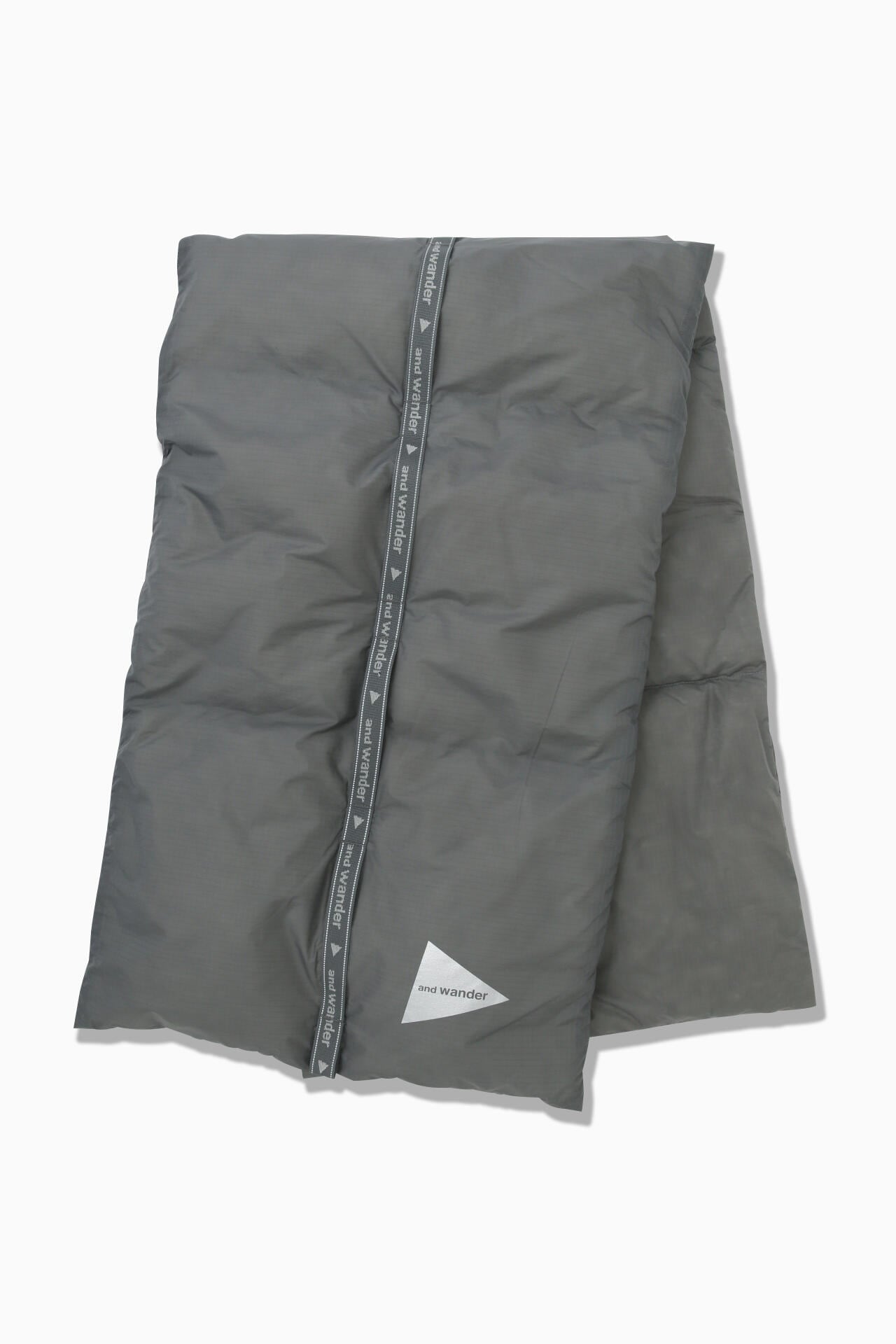 ripstop down muffler | and wander（アンドワンダー） ｜【公式】通販