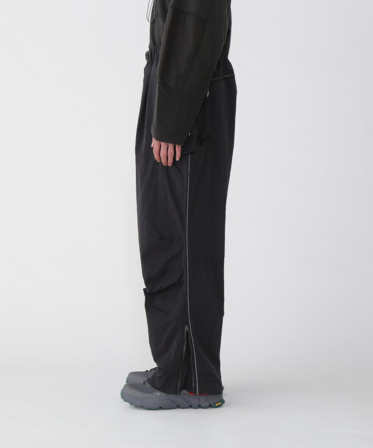 ROA x and wander garment dye nylon pants | and wander（アンド