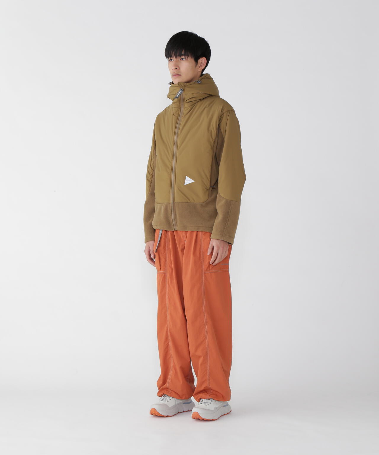 crinkled nylon pants | and wander（アンドワンダー） ｜【公式