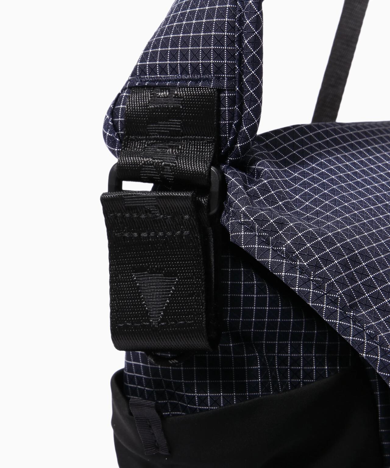 ocean rip messenger bag | and wander（アンドワンダー） ｜【公式