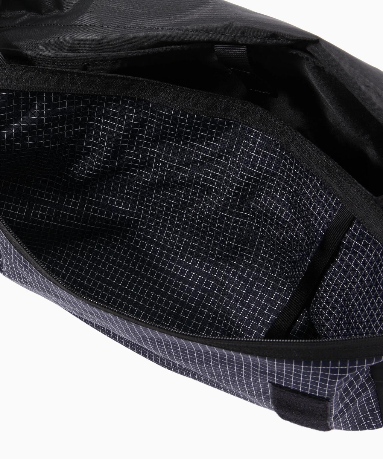 ocean rip messenger bag | and wander（アンドワンダー） ｜【公式