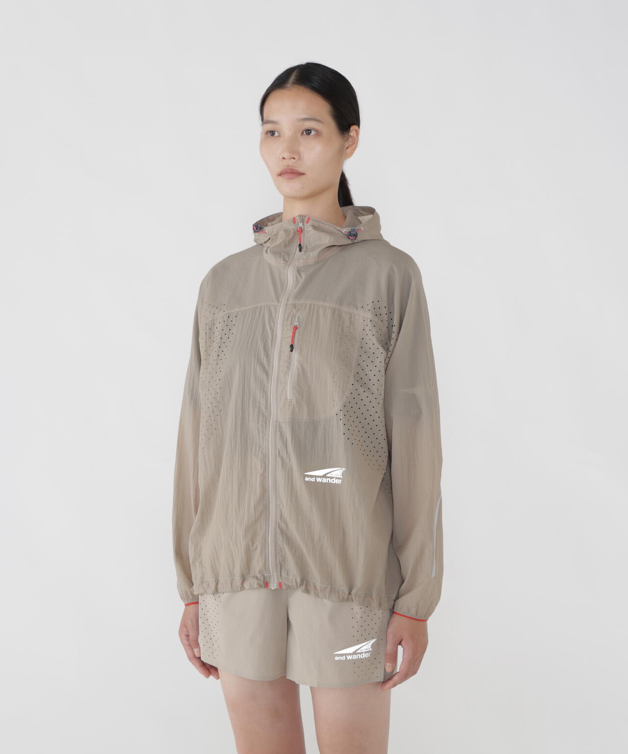 Altra × and wander ventilation wind jacket | and wander（アンド