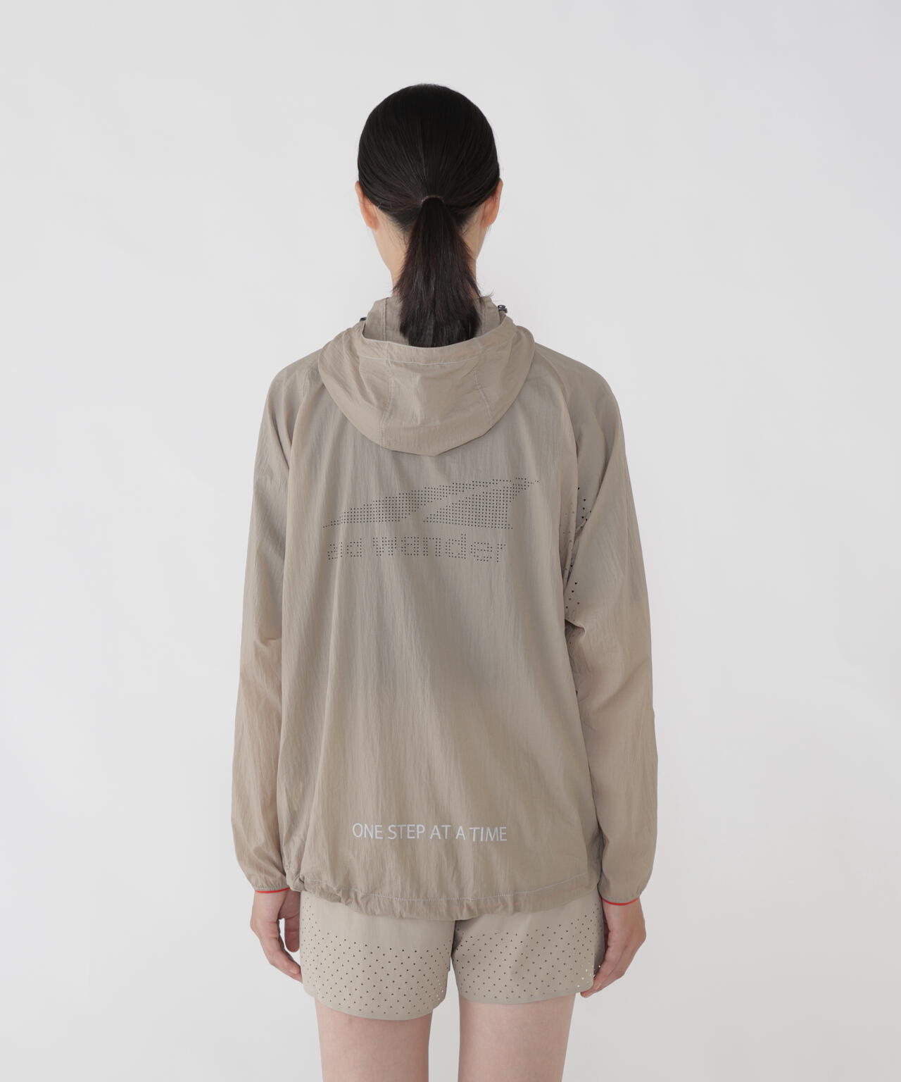 Altra × and wander ventilation wind jacket | and wander（アンド