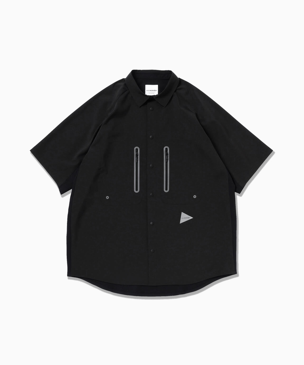 【美品】アンドワンダー　三角ロゴメッシュ切り替え半袖テックシャツ　オーバーサイズ tech SS shirt | and wander（アンドワンダー） ｜【公式】通販mix