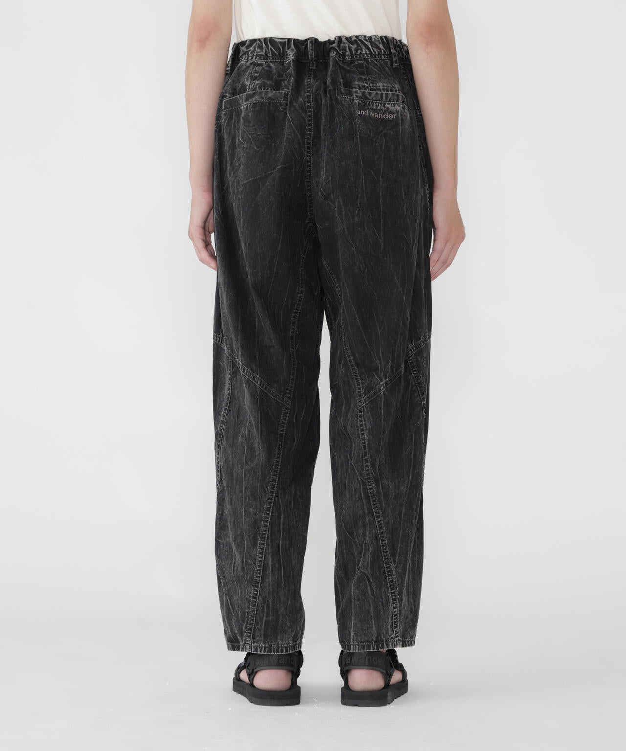 bleach twill wide pants | and wander（アンドワンダー） ｜【公式