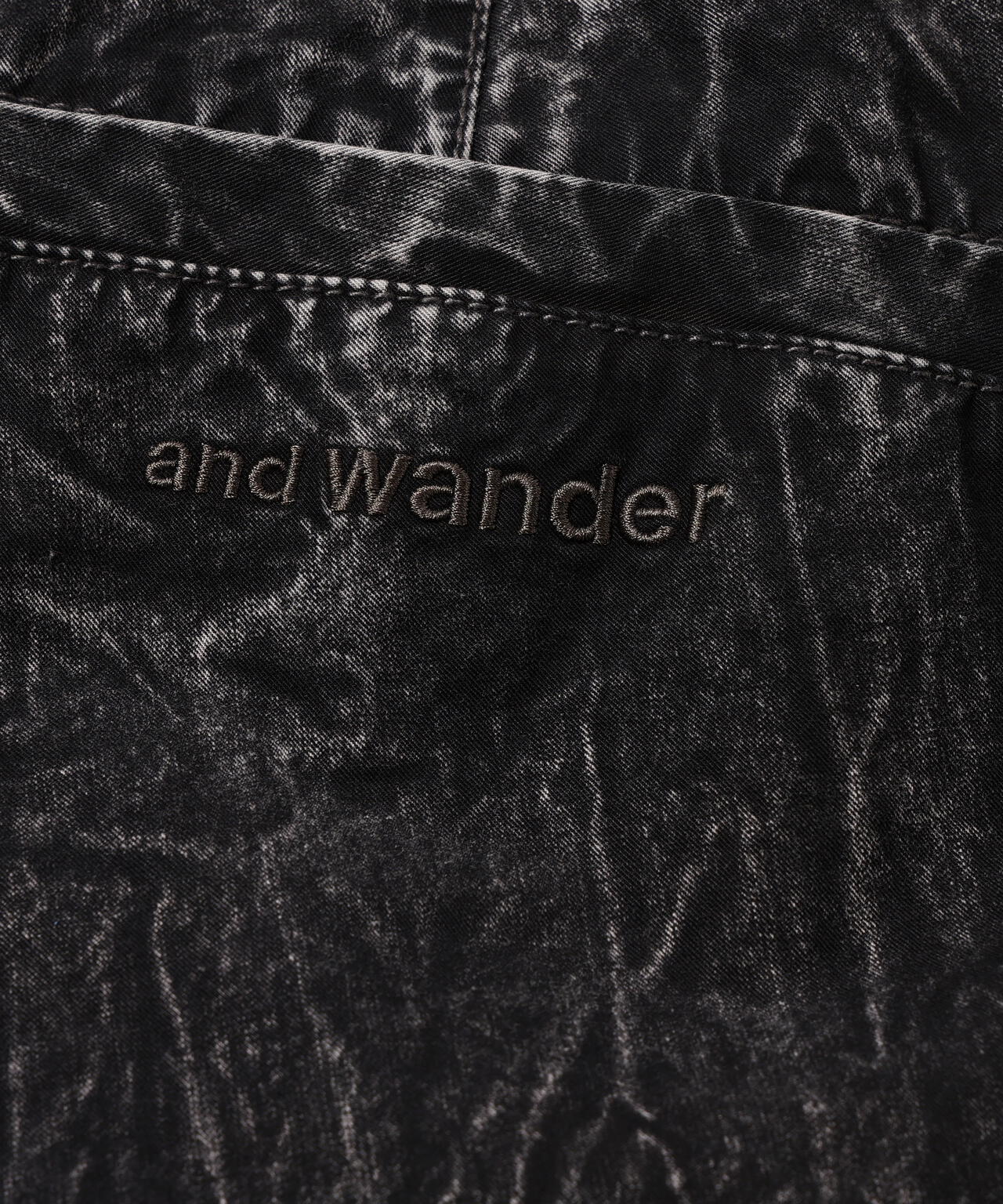 bleach twill wide pants | and wander（アンドワンダー） ｜【公式