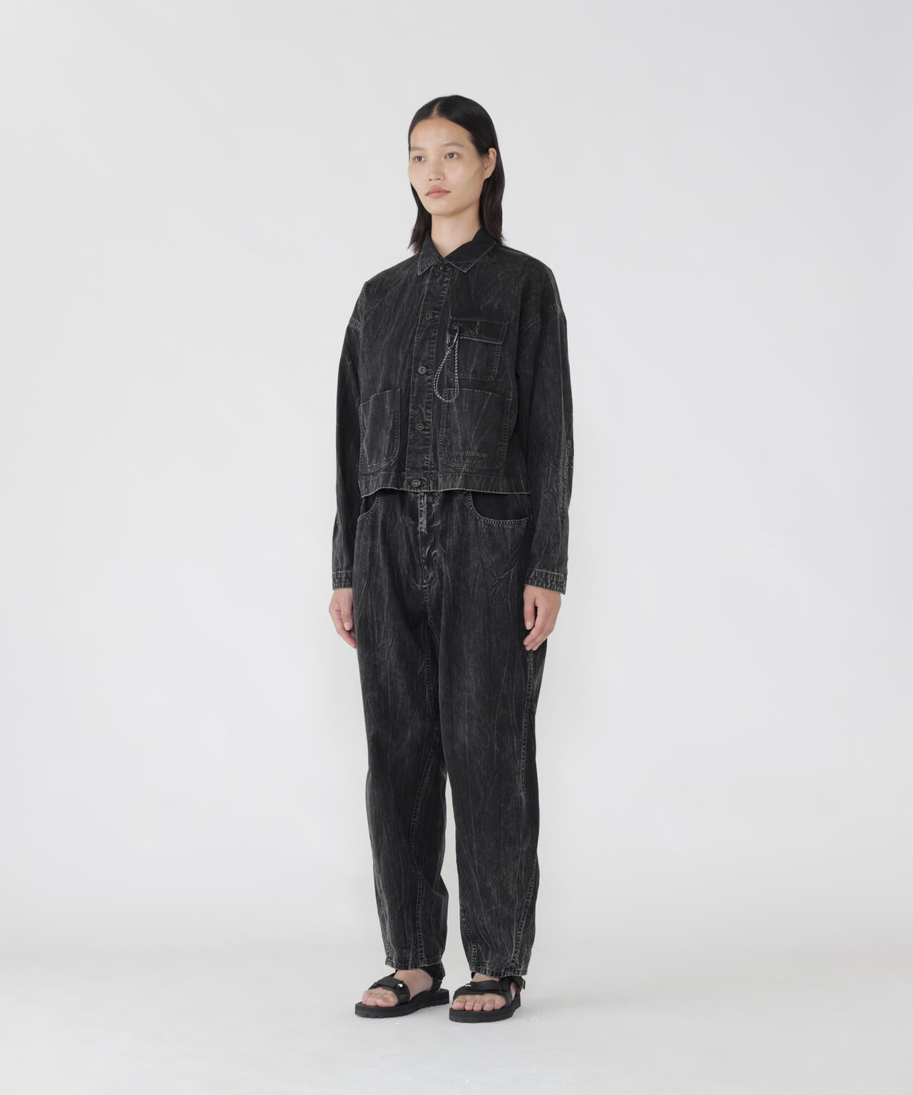 bleach twill wide pants | and wander（アンドワンダー） ｜【公式