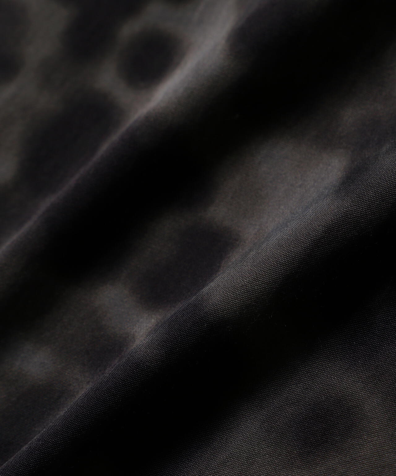 printed satin pants | and wander（アンドワンダー） ｜【公式】通販