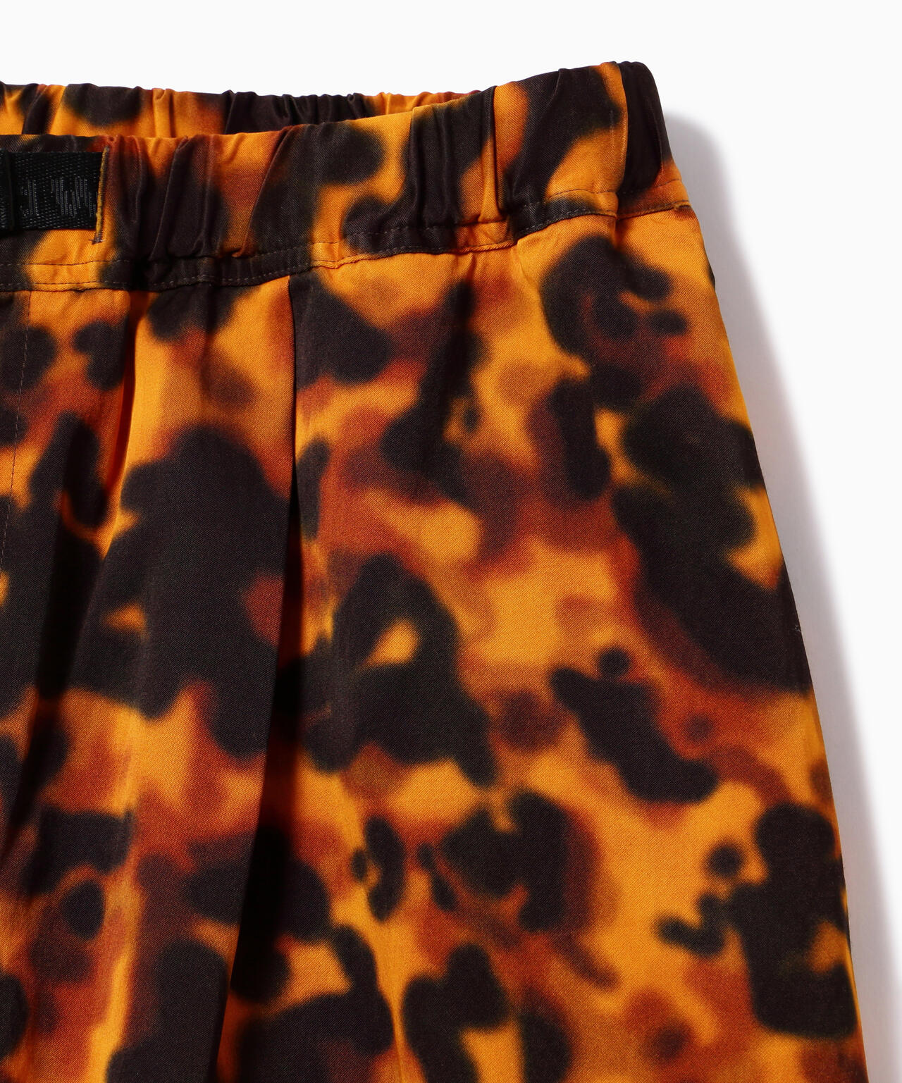 printed satin pants | and wander（アンドワンダー） ｜【公式】通販