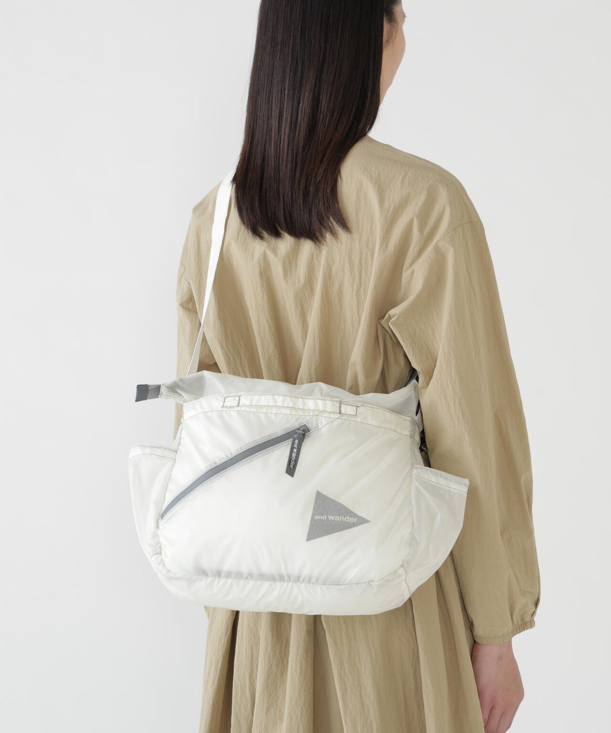 Height:178cm Bust:84cm Waist:60cm Hips:88cm