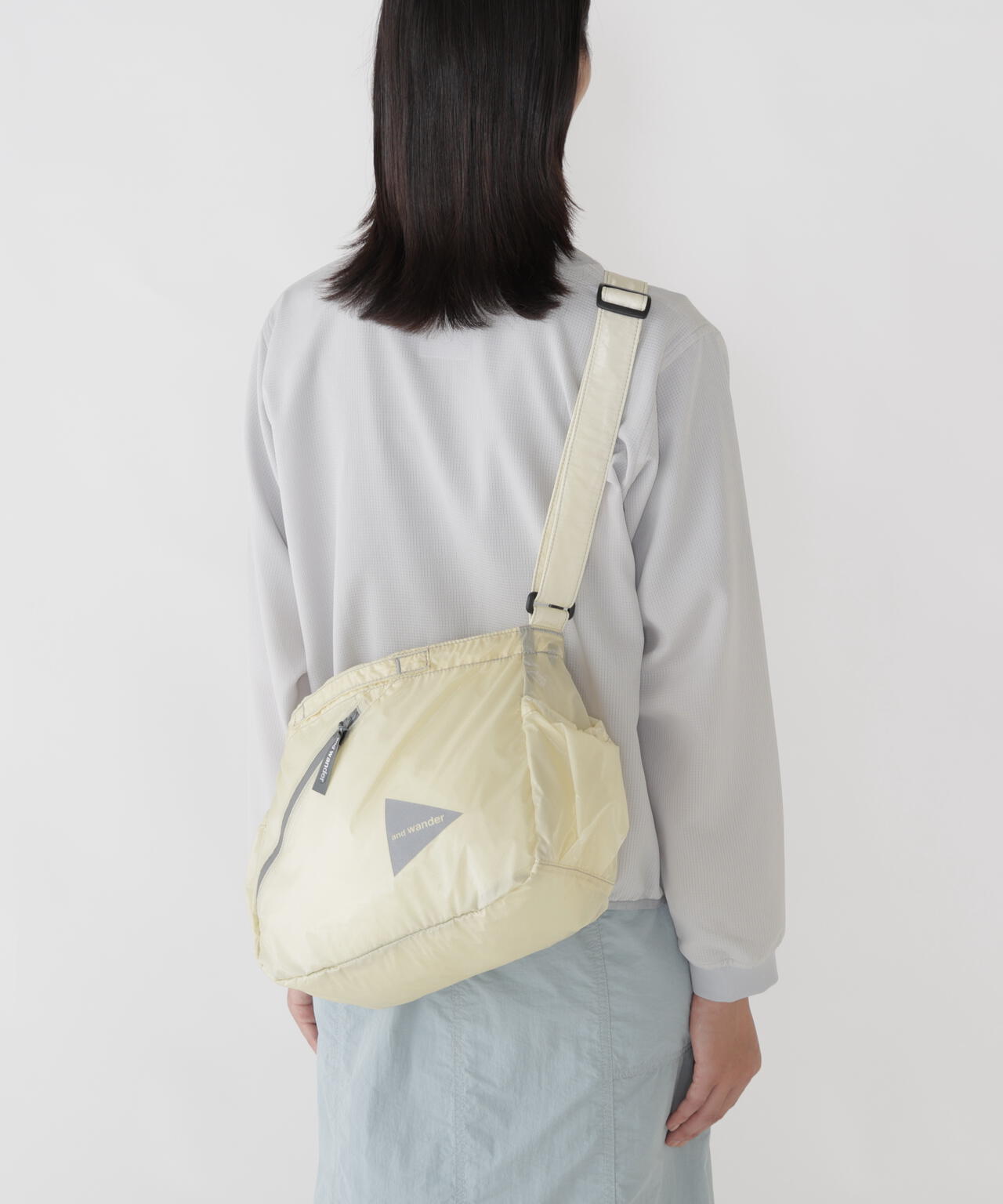 sil shoulder bag | and wander（アンドワンダー） ｜【公式】通販mix