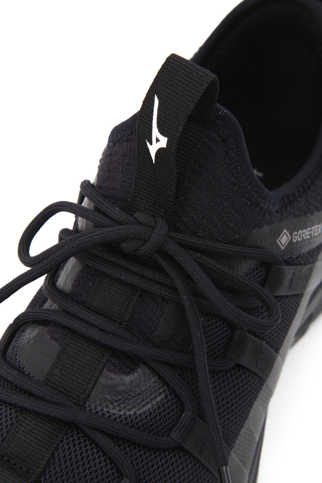 WOMEN MIZUNO PULL ON WALKING SHOES