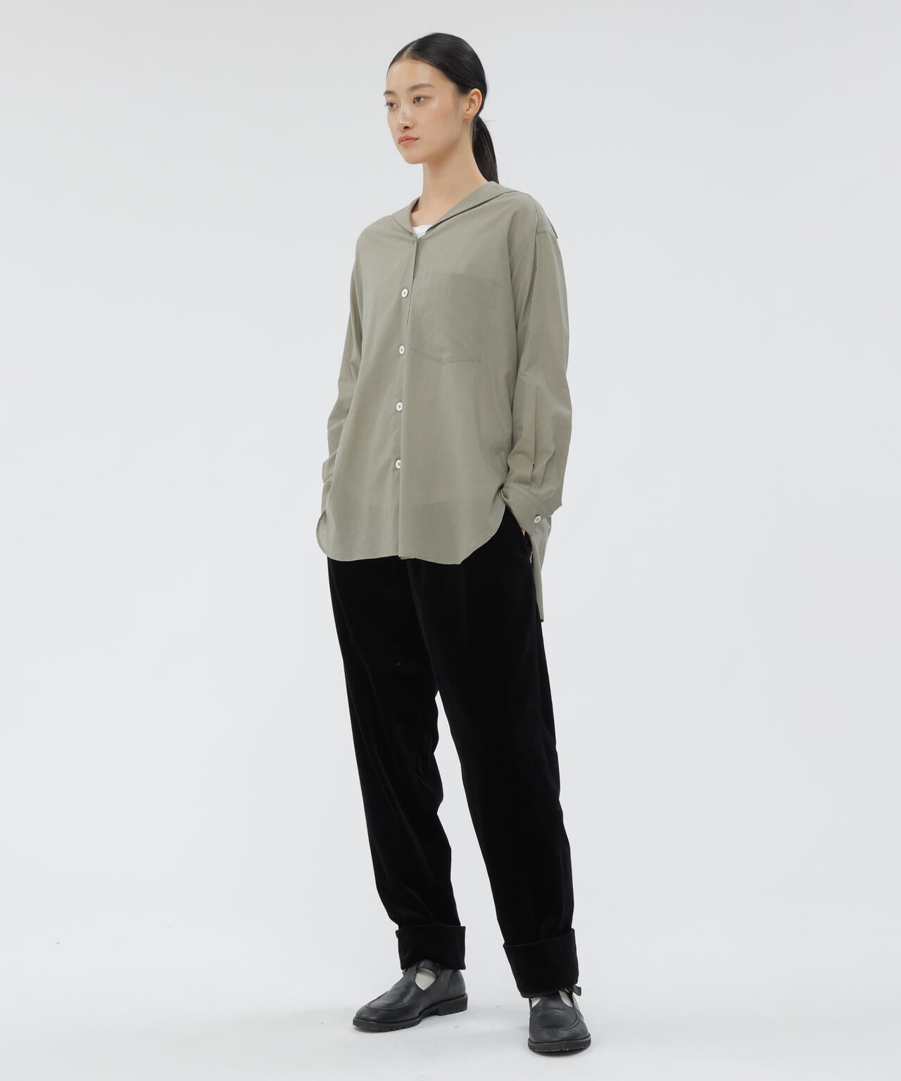 美品 マーガレットハウエル 日本製 大き目 コットン カシミヤ 長袖 シャツ 黒 美品 マーガレットハウエル 日本製 大き目 コットン カシミヤ 長袖