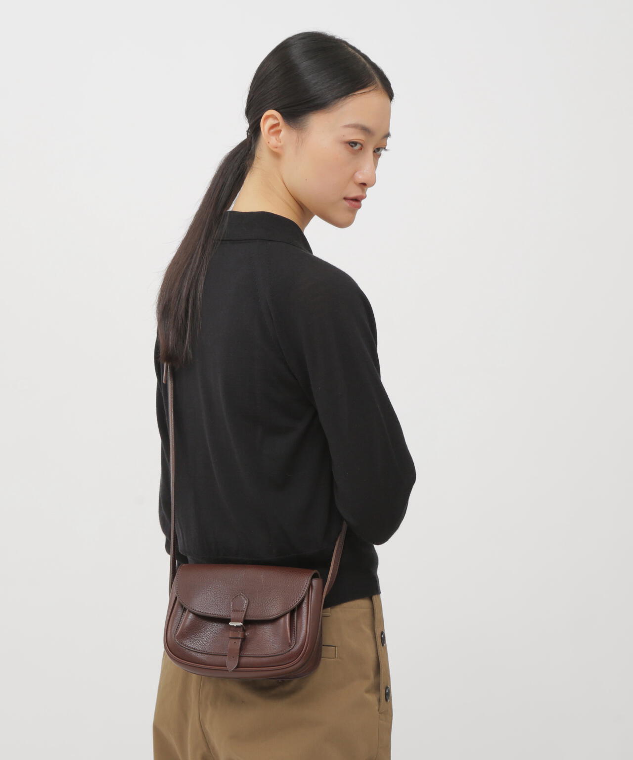 SADDLE LEATHER BAG | MARGARET HOWELL（マーガレット・ハウエル