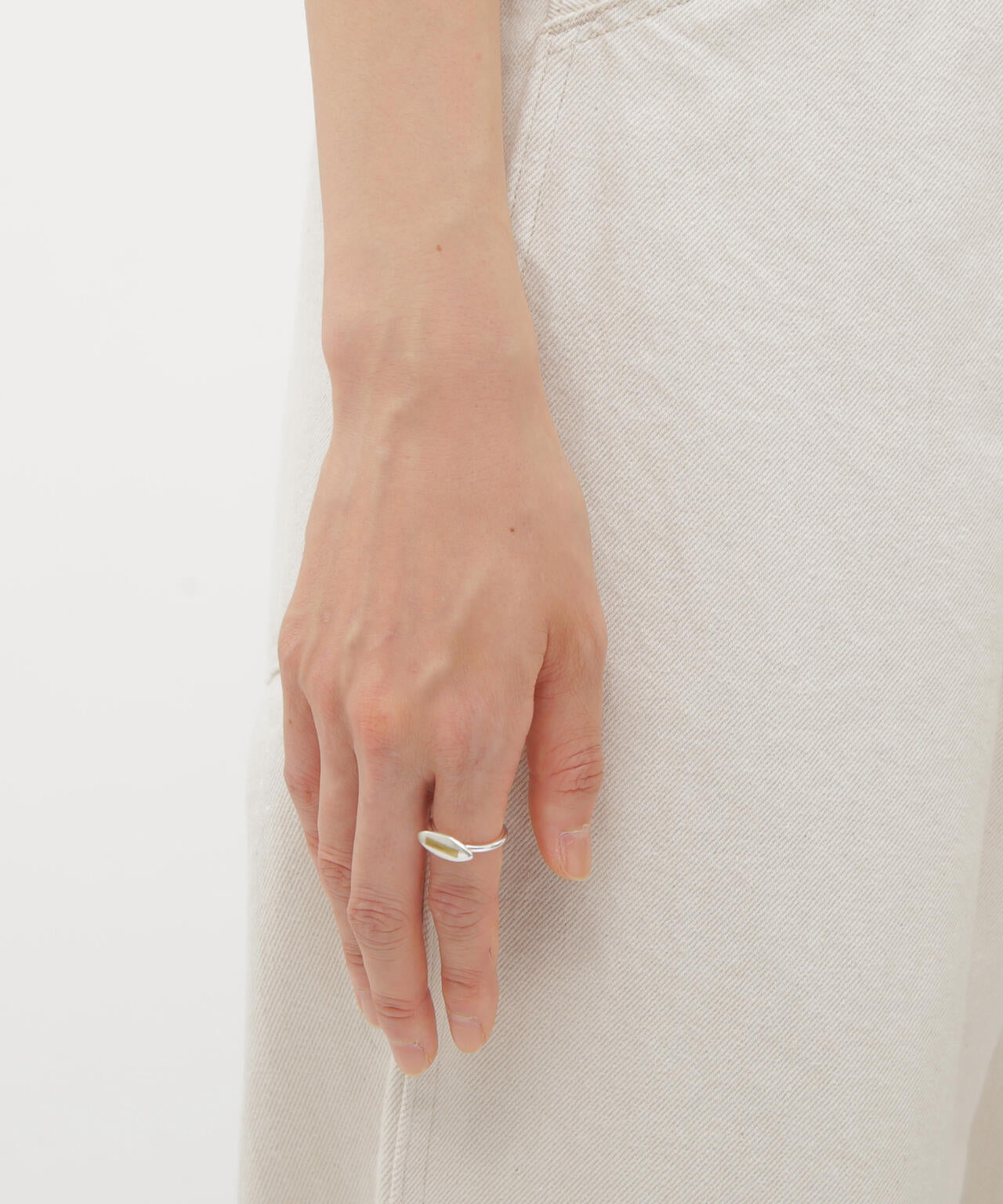 マーガレットハウエル リネンストール&amp;アガット リング MARGARET HOWELL（マーガレットハウエル）の「LINEN VOILE（ストール