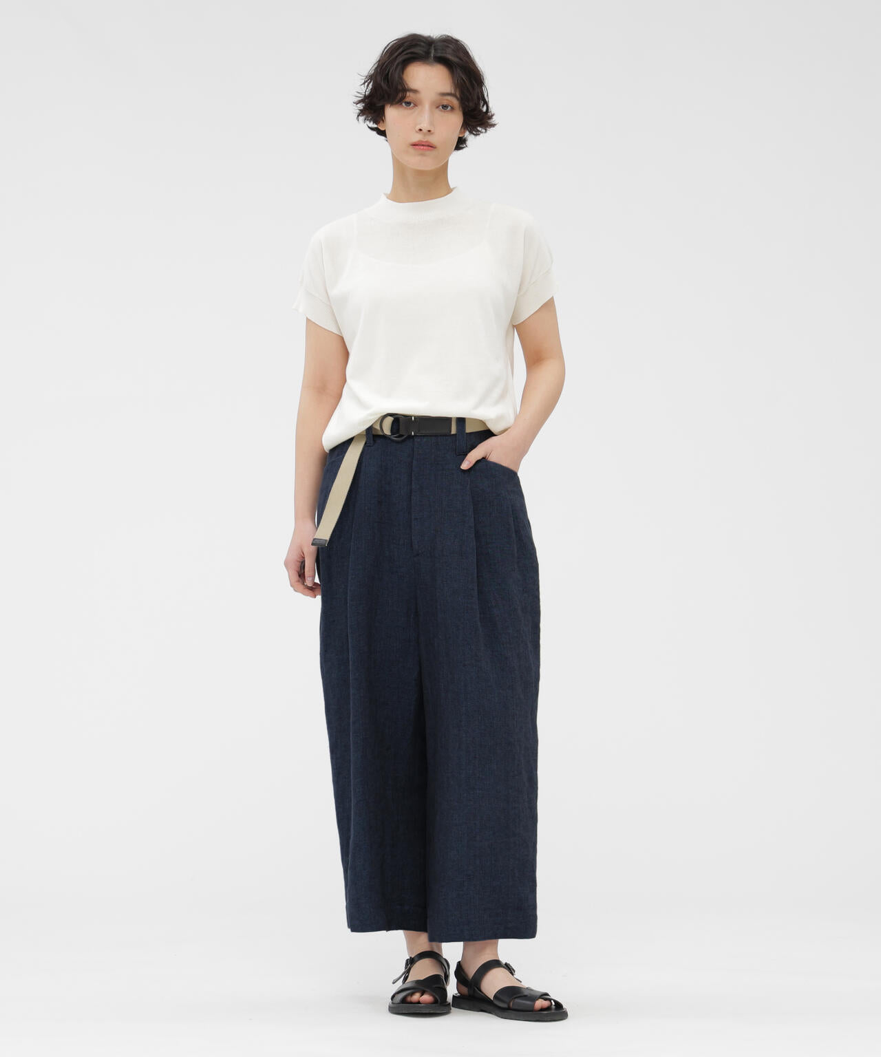 Margaret Howell リネン　ワイドフレアトラウザーズ　ネイビー FADED LINEN TROUSERS | MARGARET HOWELL（マーガレット・ハウエル