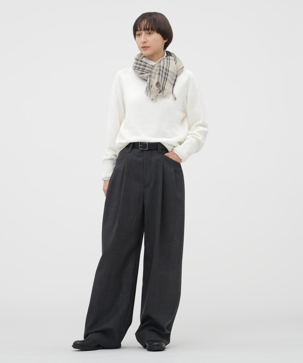 LINEN GRAPHIC CHECK SCARF | MARGARET HOWELL（マーガレット