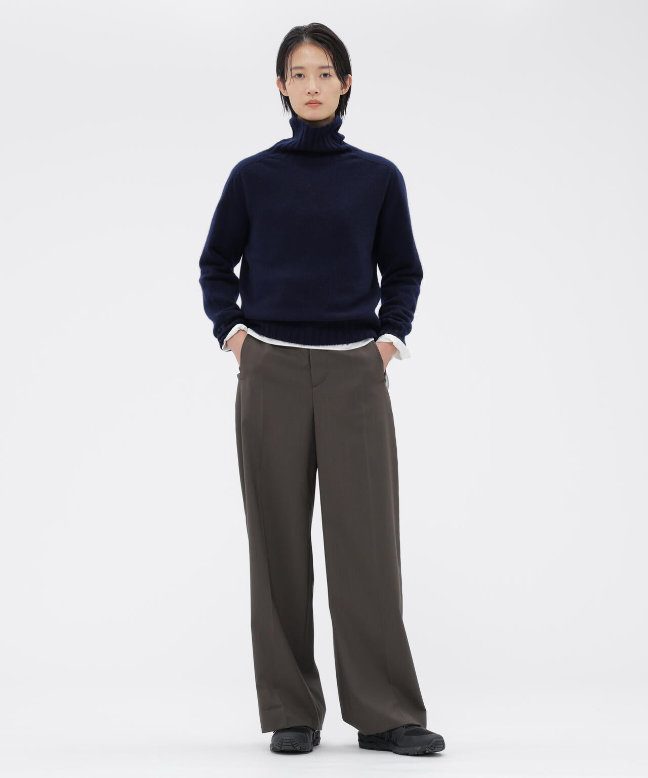 WASHABLE WOOL PLAINWEAVE TROUSERS | MARGARET HOWELL（マーガレット