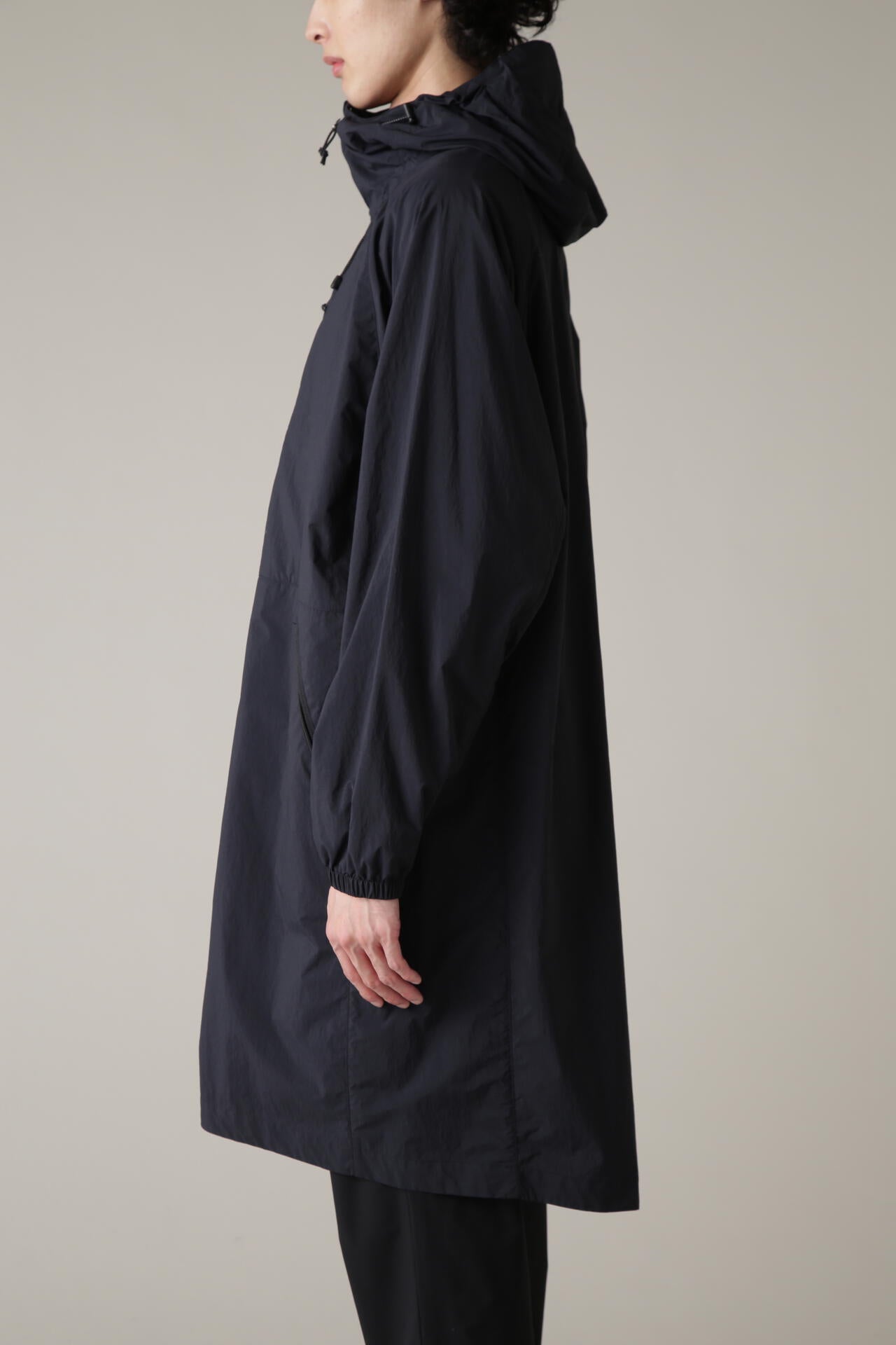 LIGHTWEIGHT NYLON POPLIN
