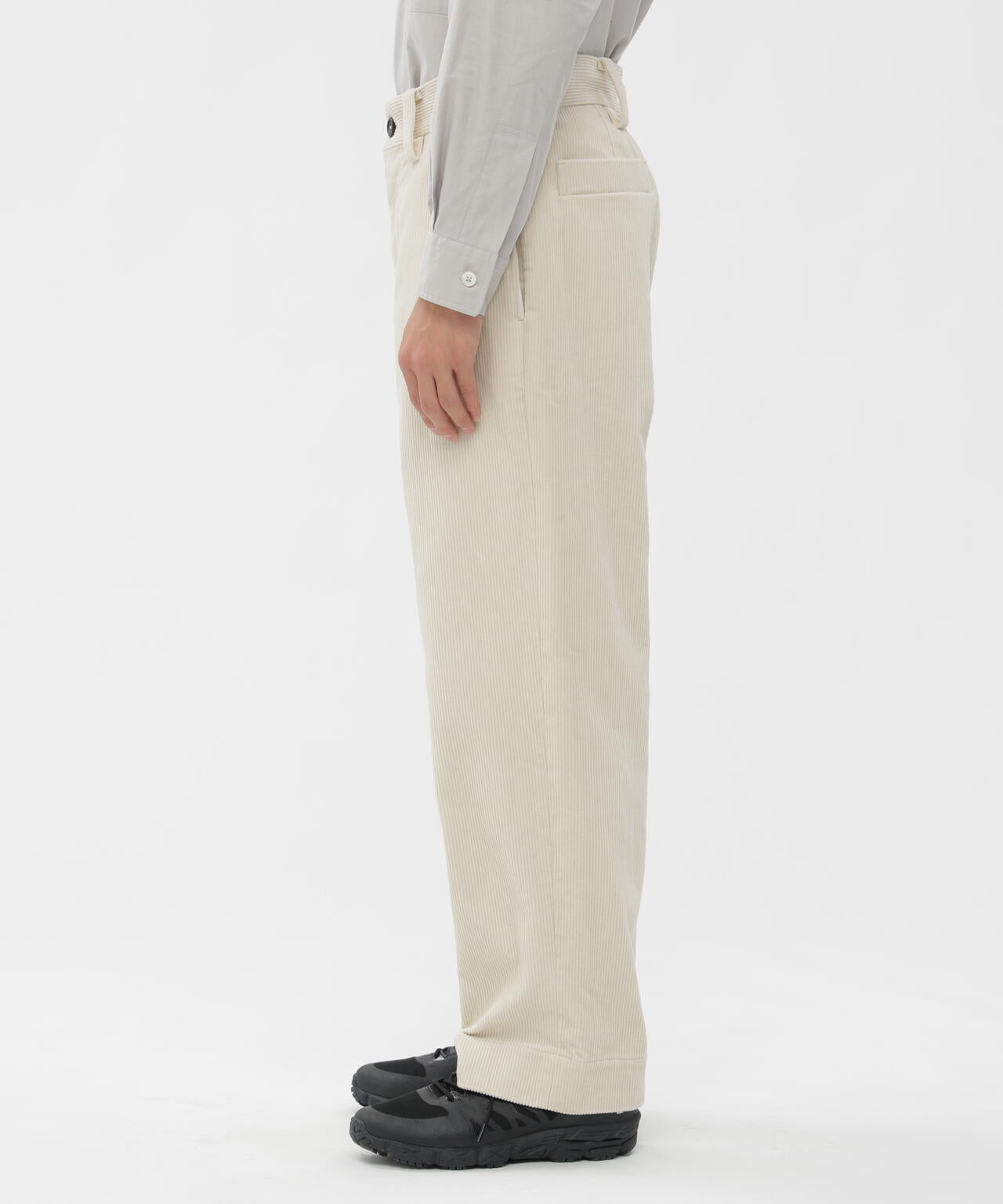 8 WALE CORDUROY TROUSERS | MARGARET HOWELL（マーガレット・ハウエル