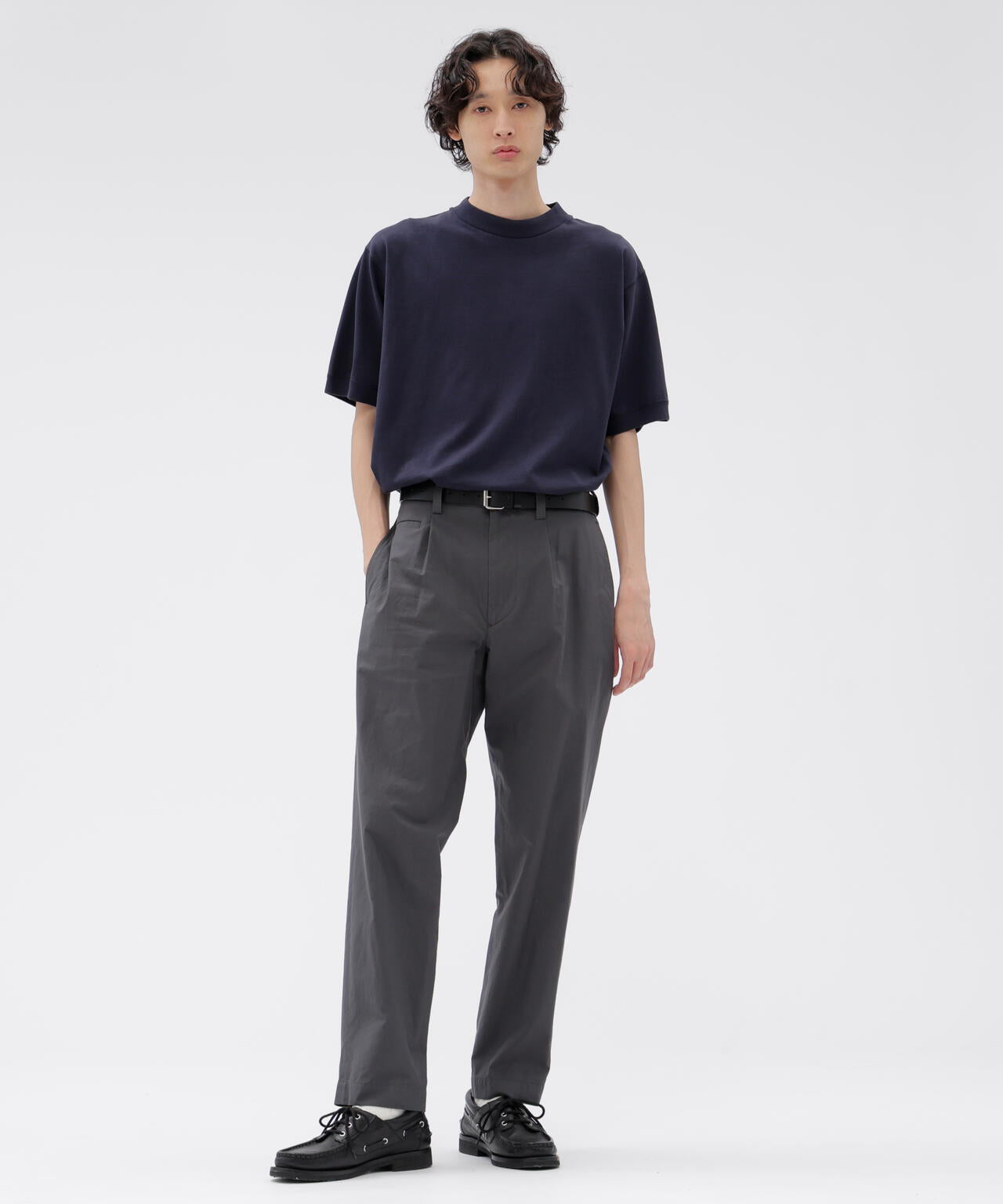 MATT COTTON SILK POPLIN TROUSERS | MARGARET HOWELL（マーガレット