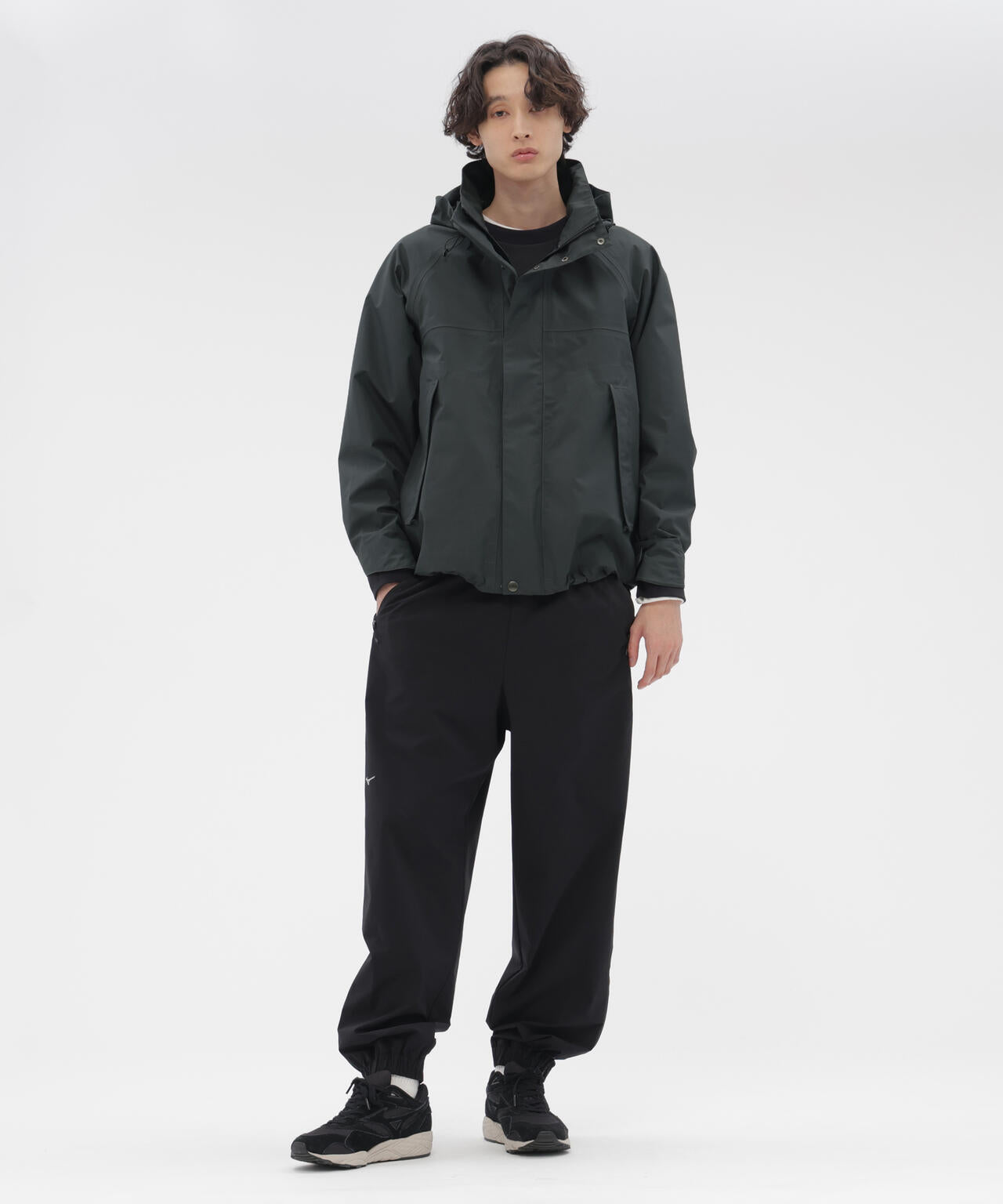 STRETCH POLYESTER TROUSERS | MARGARET HOWELL（マーガレット