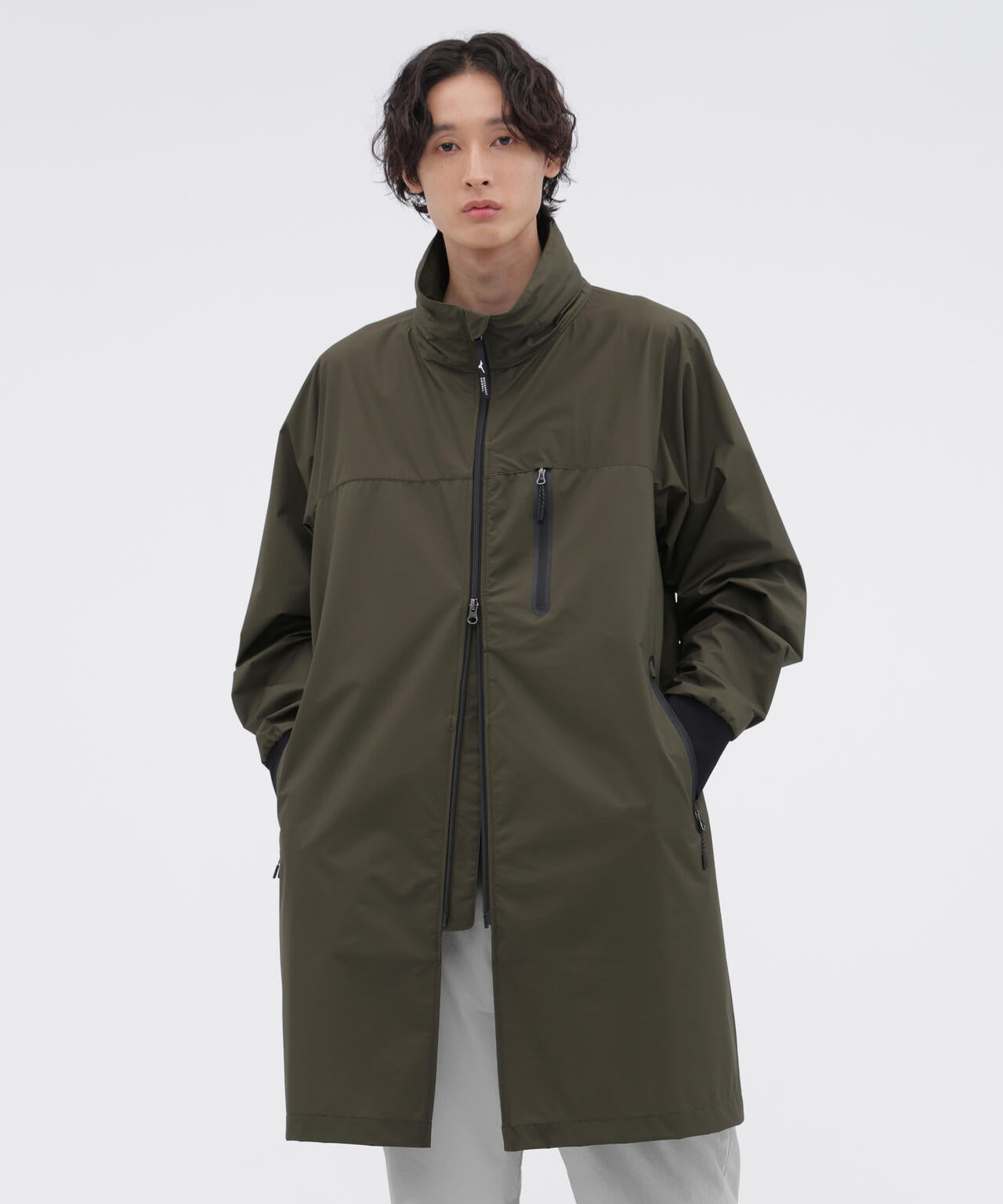 身長185cm 　B84 W66cm H91cm 着用サイズ：XL