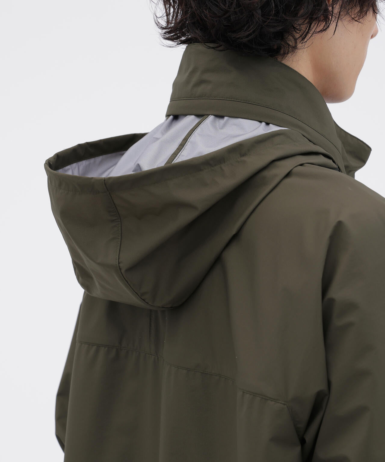 身長185cm 　B84 W66cm H91cm 着用サイズ：XL