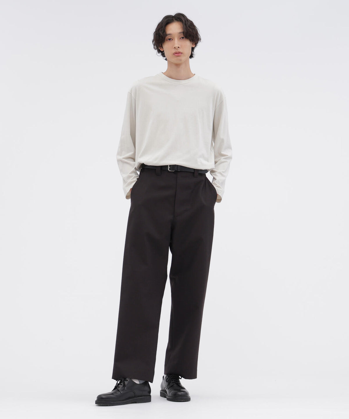 身長185cm 　B84 W66cm H91cm 着用サイズ：L