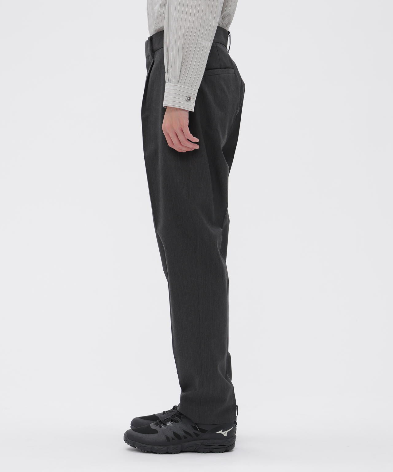 DRY WOOL SUITING TROUSERS | MARGARET HOWELL（マーガレット