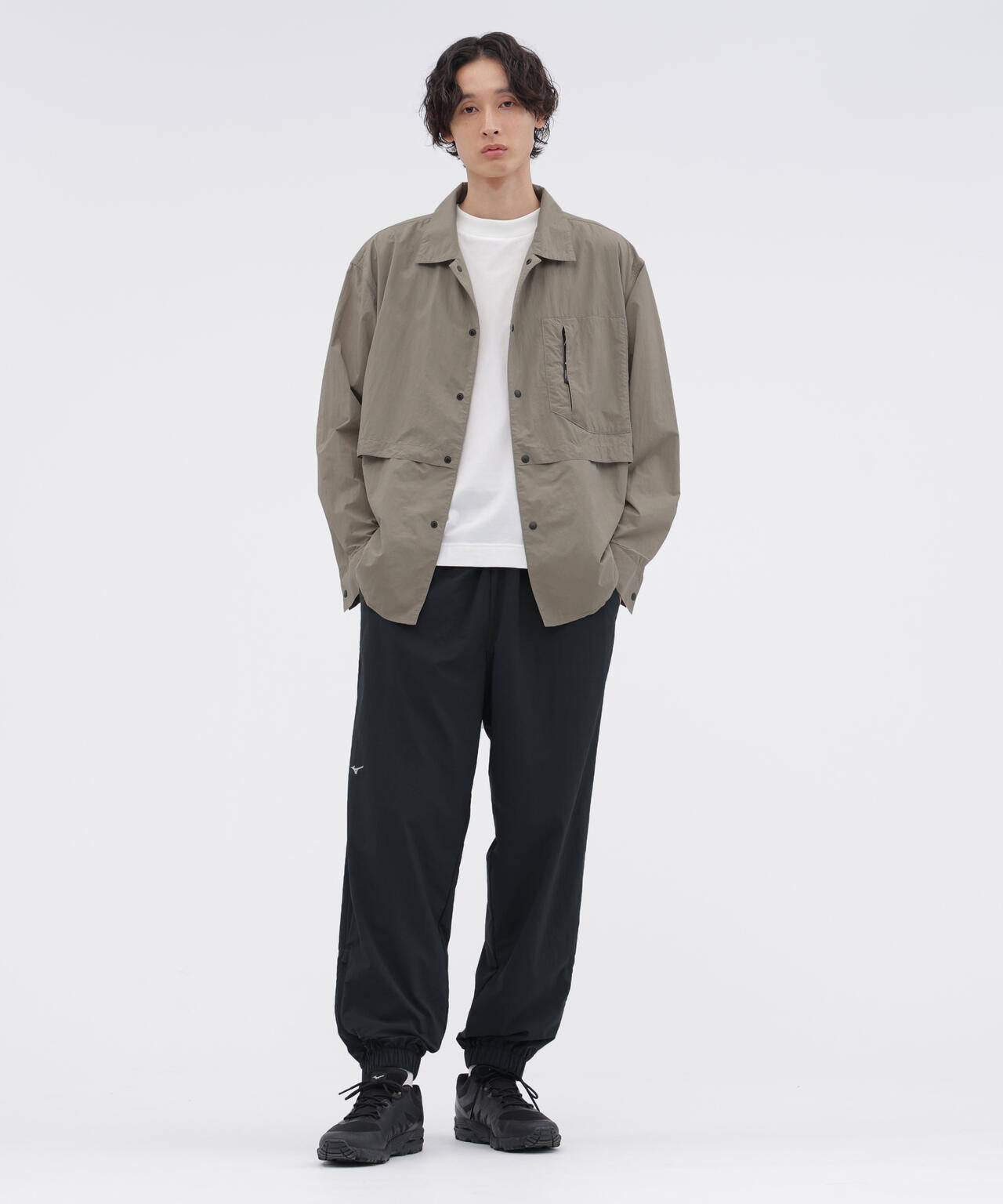 身長185cm 　B84 W66cm H91cm 着用サイズ：XL