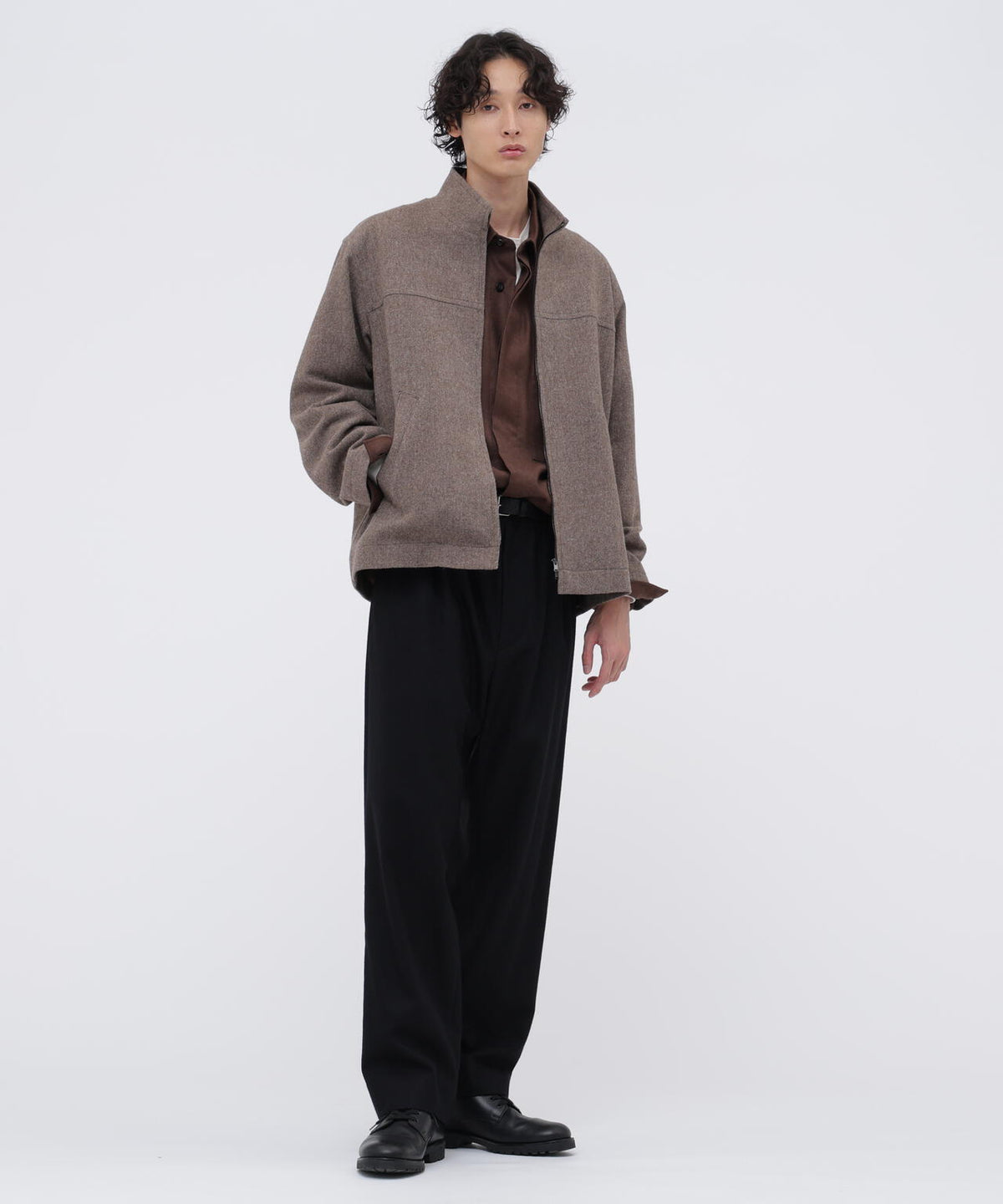 身長185cm 　B84 W66cm H91cm 着用サイズ：L