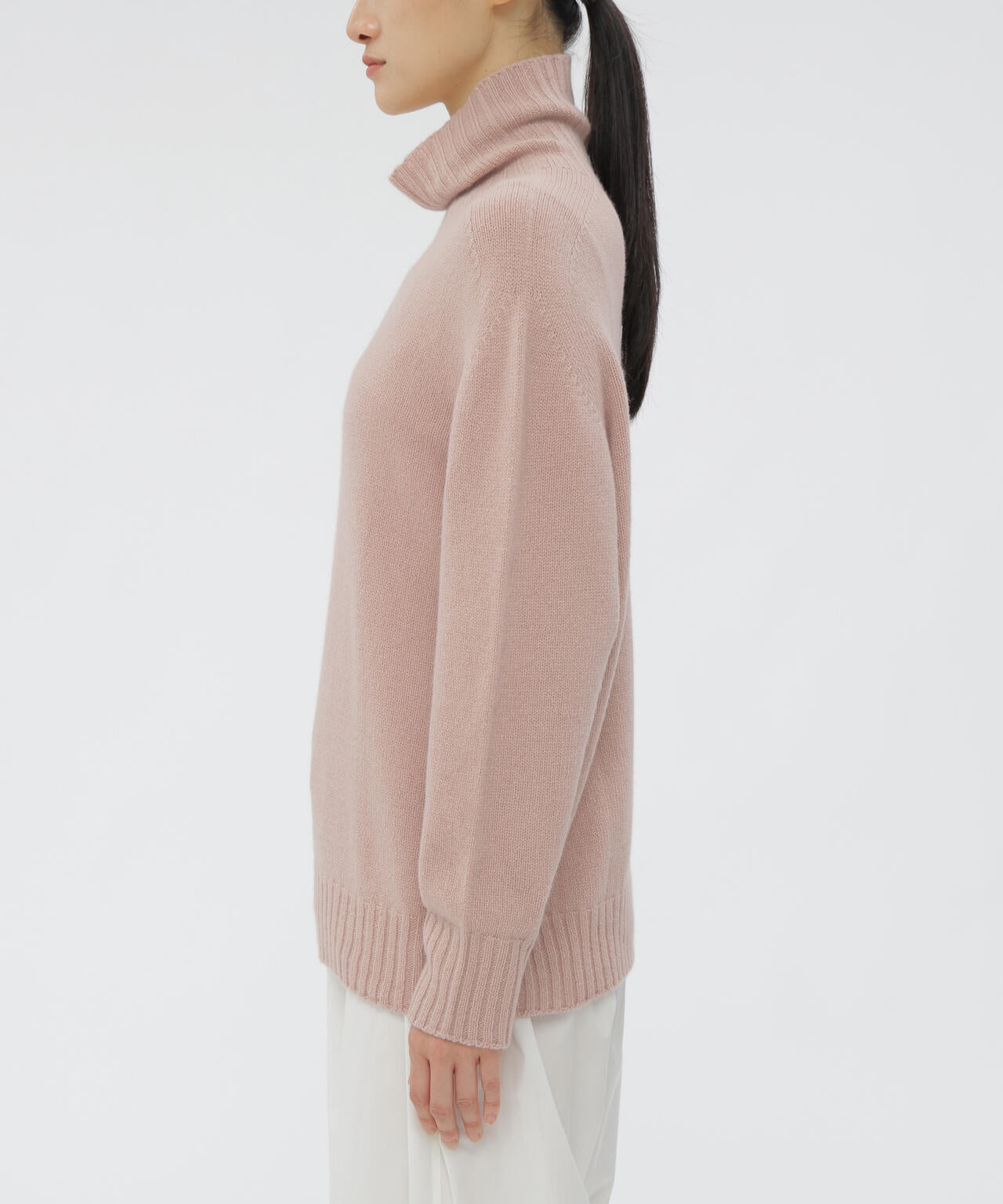 SOFT CASHMERE KNITWEAR