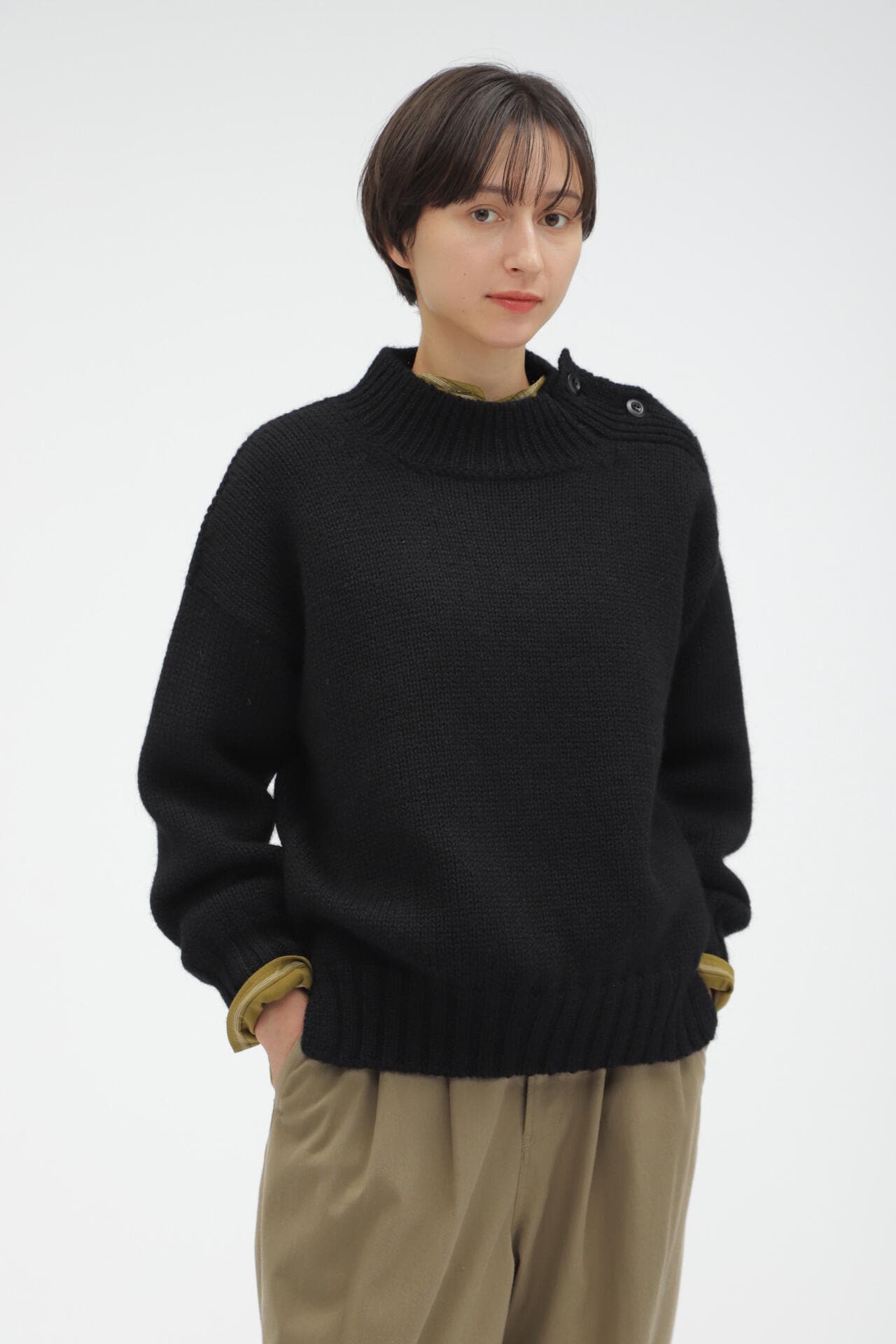 MARGARET HOWELL ドネガルウールラウンドネックニット ブラック Winter Knitwear #MargaretHowell #MargaretHowellAW25 #マーガレット