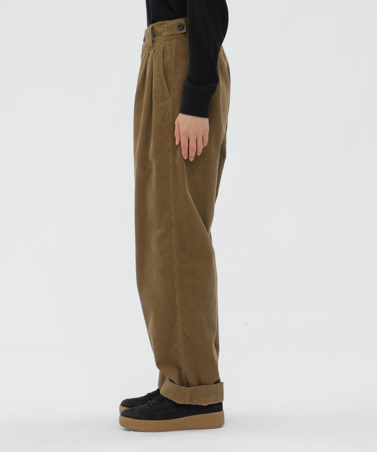 DRY COTTON NEEDLECORD TROUSERS | MARGARET HOWELL（マーガレット