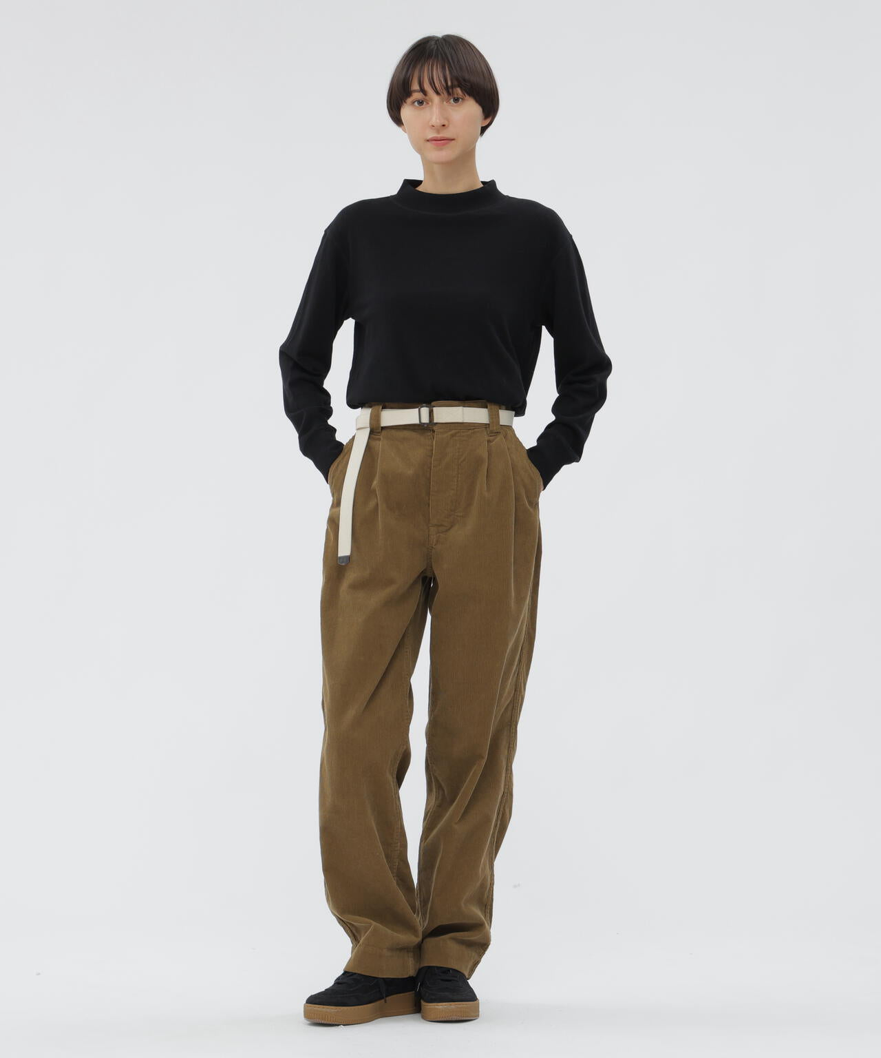 DRY COTTON NEEDLECORD TROUSERS | MARGARET HOWELL（マーガレット