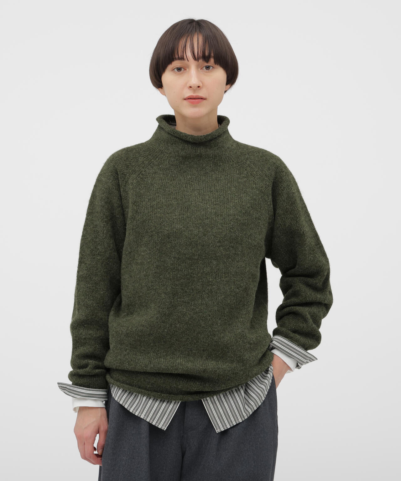 MARGARET HOWELL カーキ ハイネックニット 2023AW MARGARET HOWELL（マーガレットハウエル）の「TWISTED CASHMERE WOOL