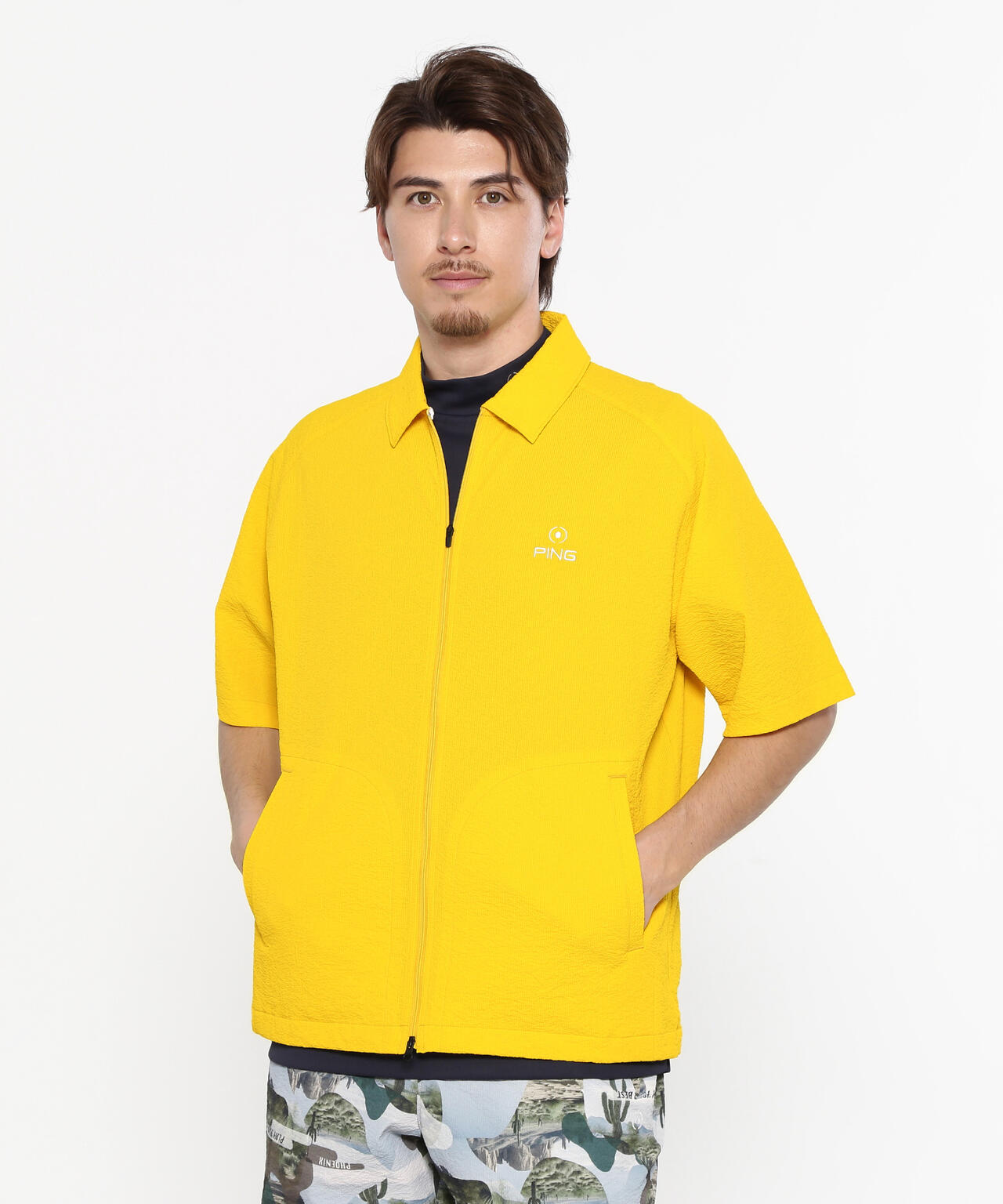 PING APPAREL】全方向ストレッチサッカー半袖フルジップシャツ