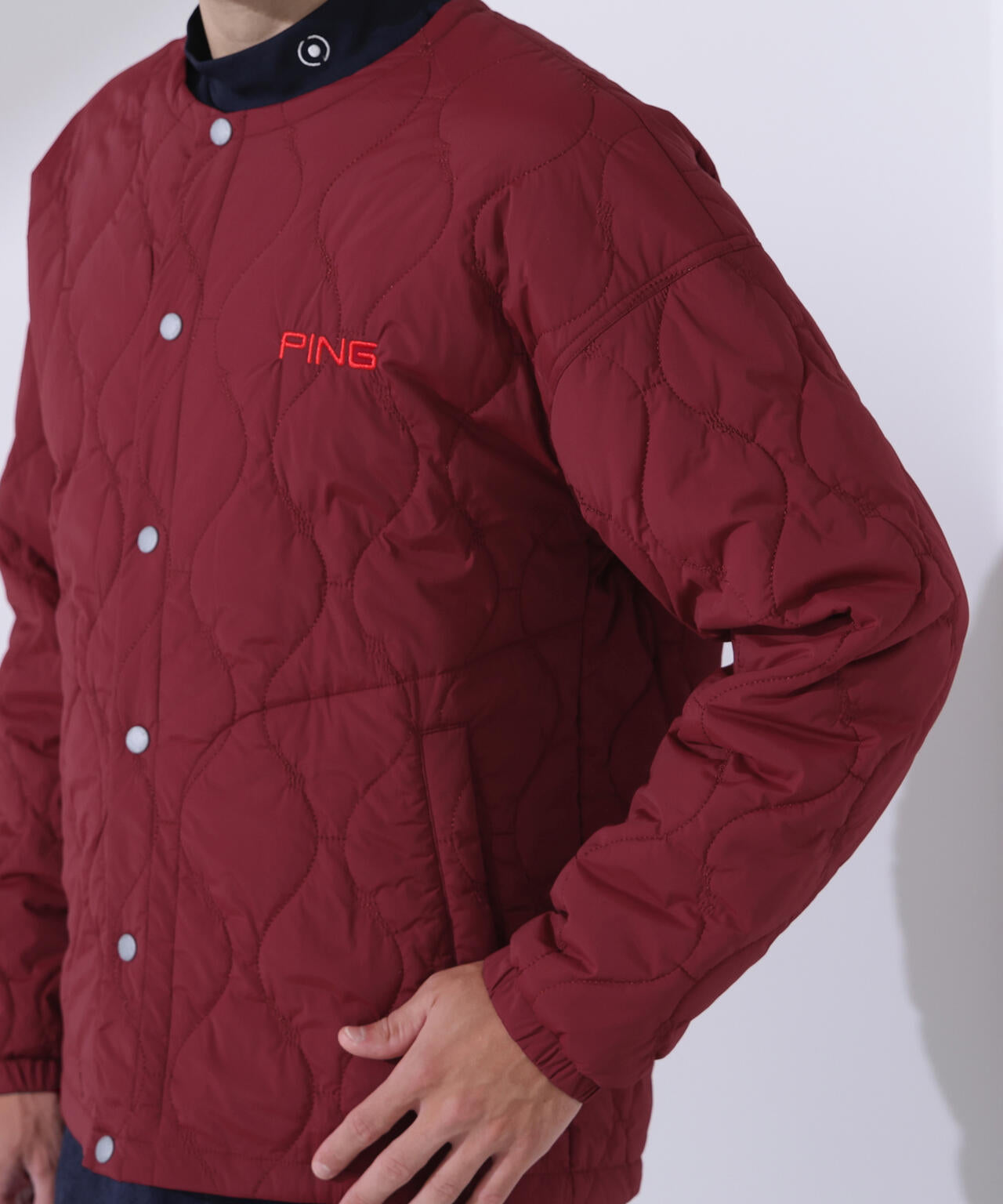 PING APPAREL】ストレッチタフタキルティングノーカラーブルゾン