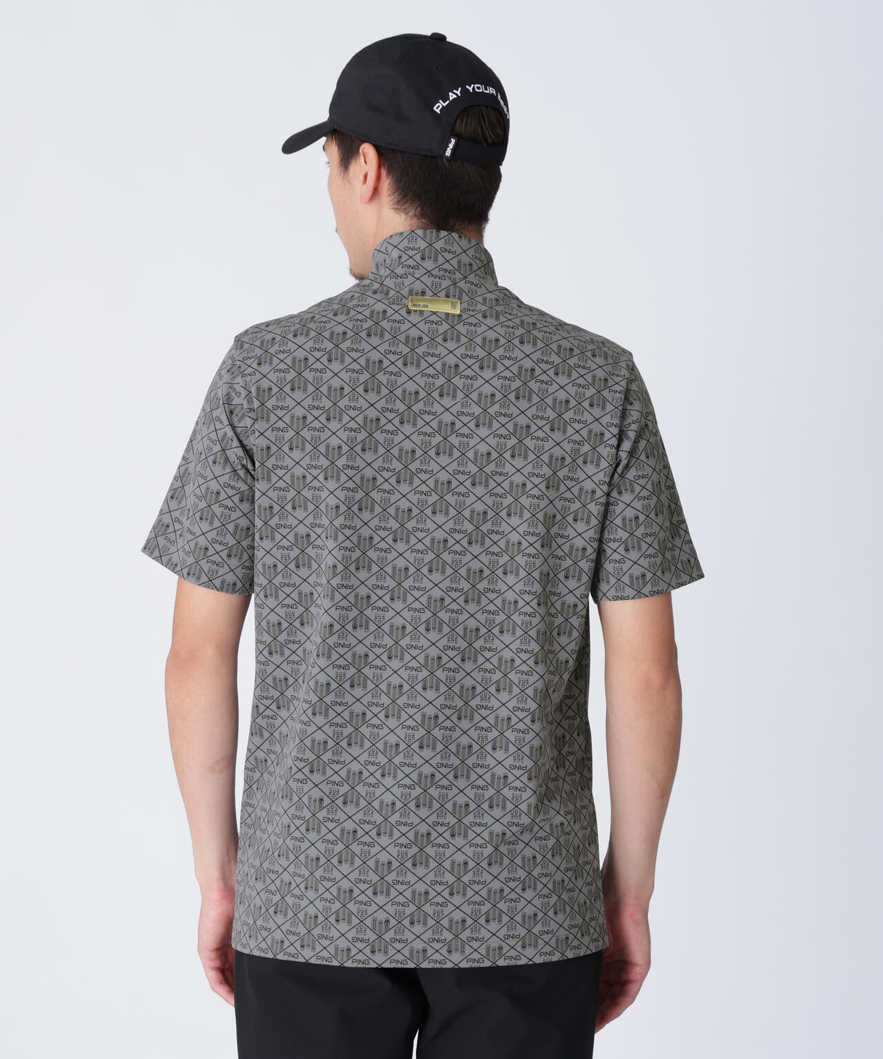 【PING APPAREL】全方向ストレッチフェニックスシティ柄ジャガード半袖ハイネックシャツ ＜GOLD＞ (MENS)