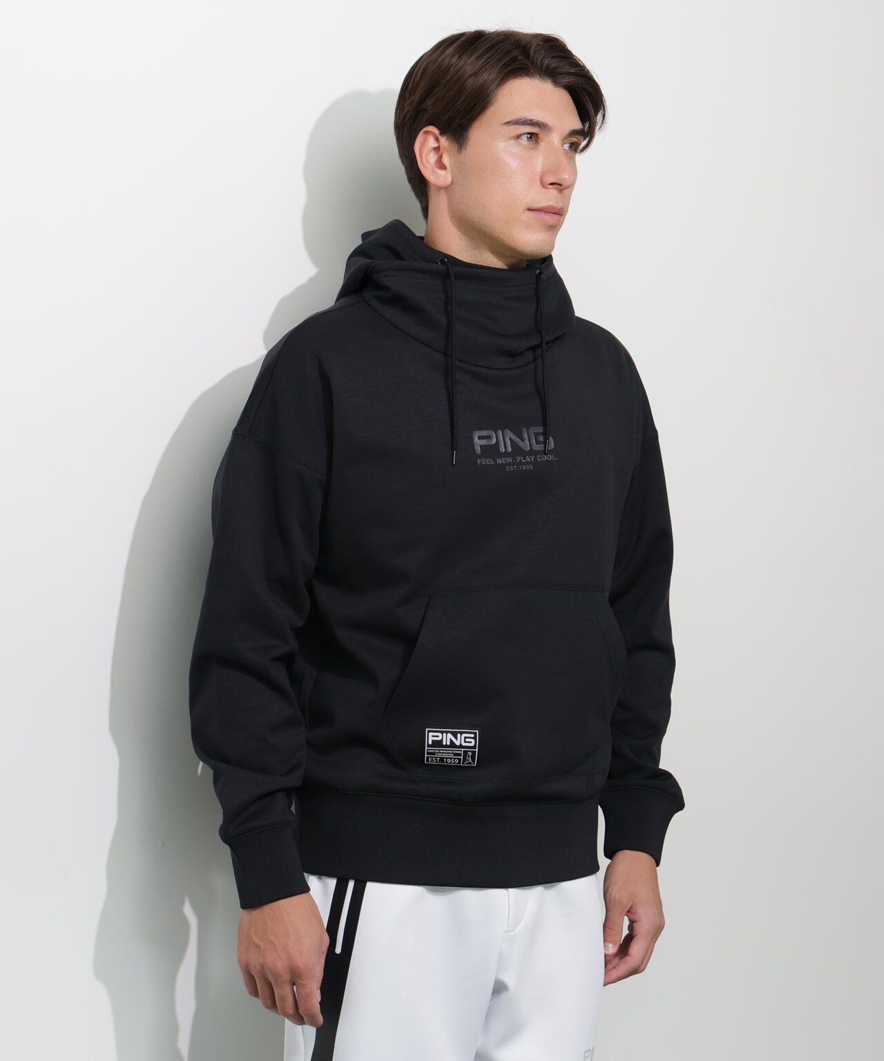 【PING APPAREL】全方向ストレッチ 接結裏メッシュスウェットフーディプルオーバー ＜GOLD＞ (MENS)