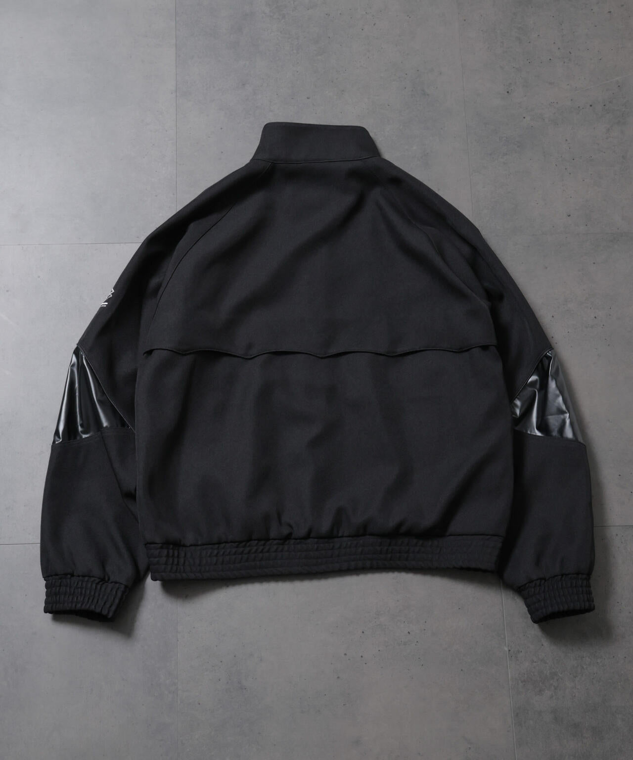 HOTEL PALACE(オテルパラス)xアンブロ シャイニーツイルハリントン