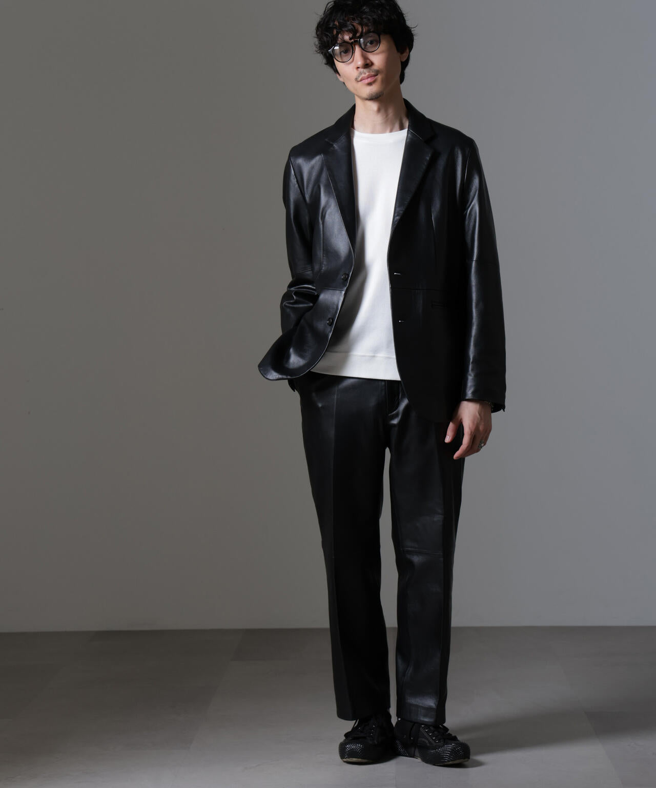 ブラック　牛革　レザー テーラードジャケット ムルーア MURUA フェイクレザーテーラードジャケット （ブラック） -靴